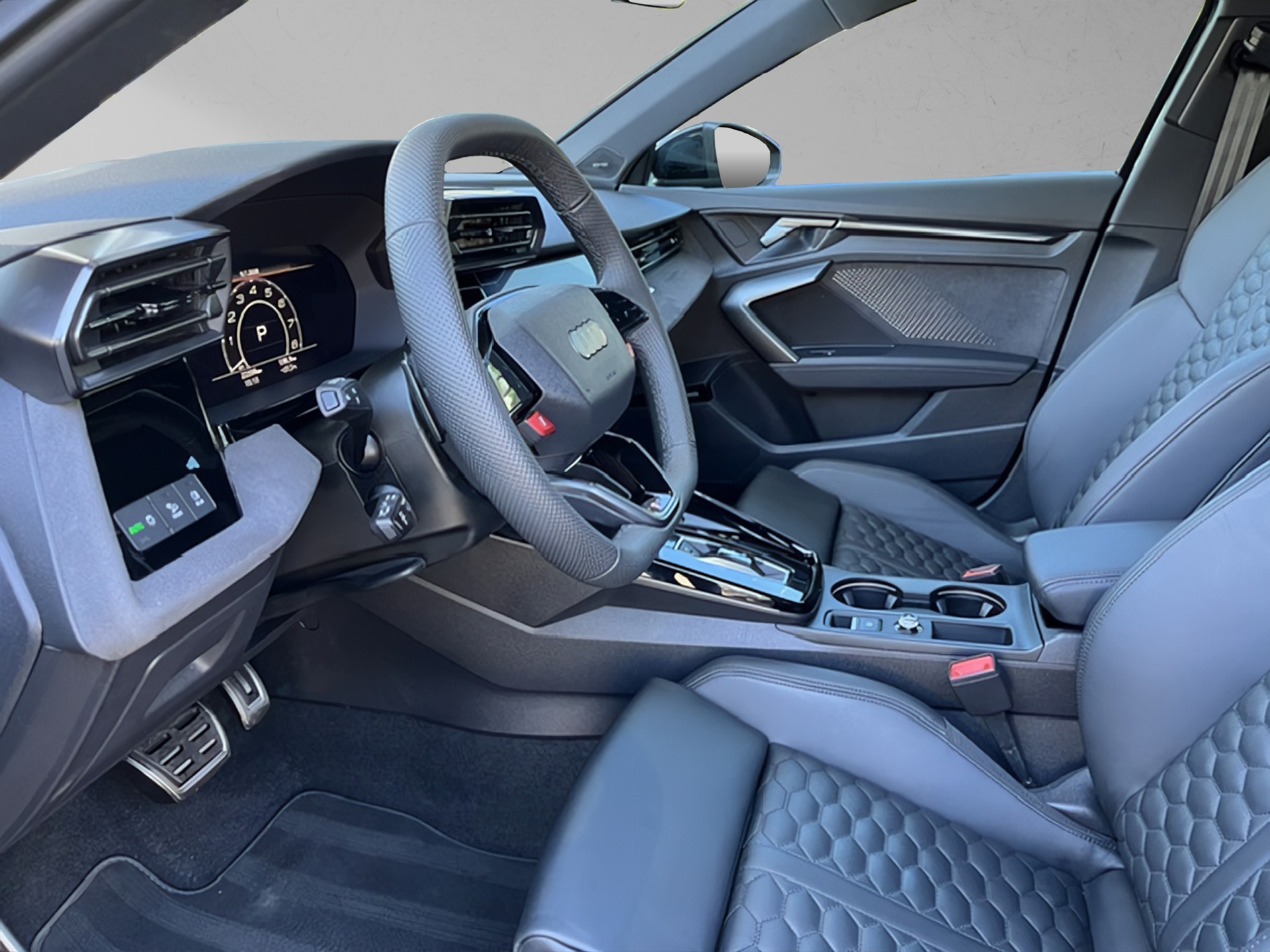 AUDI RS3 Sportback 2.5 TSI quattro S-tronic-image-5