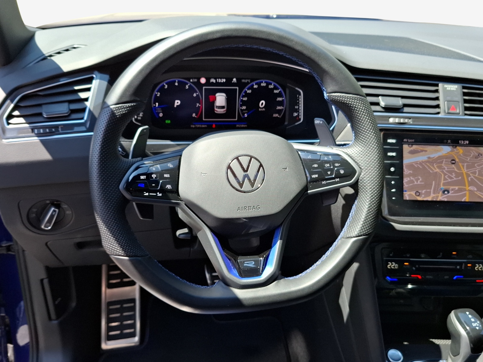 VW Tiguan 2.0TSI R 4Motion DSG-image-9