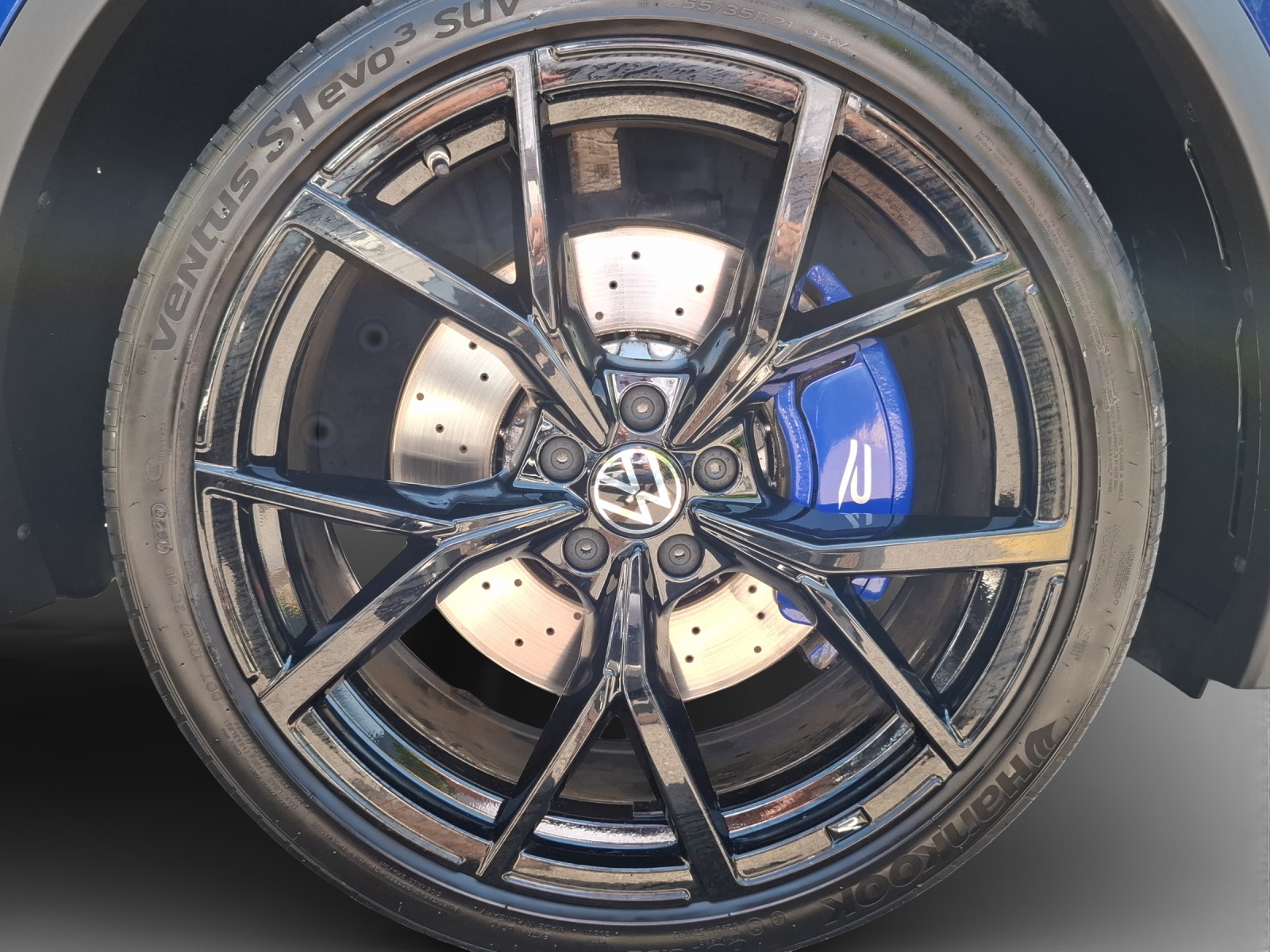 VW Tiguan 2.0TSI R 4Motion DSG-image-14