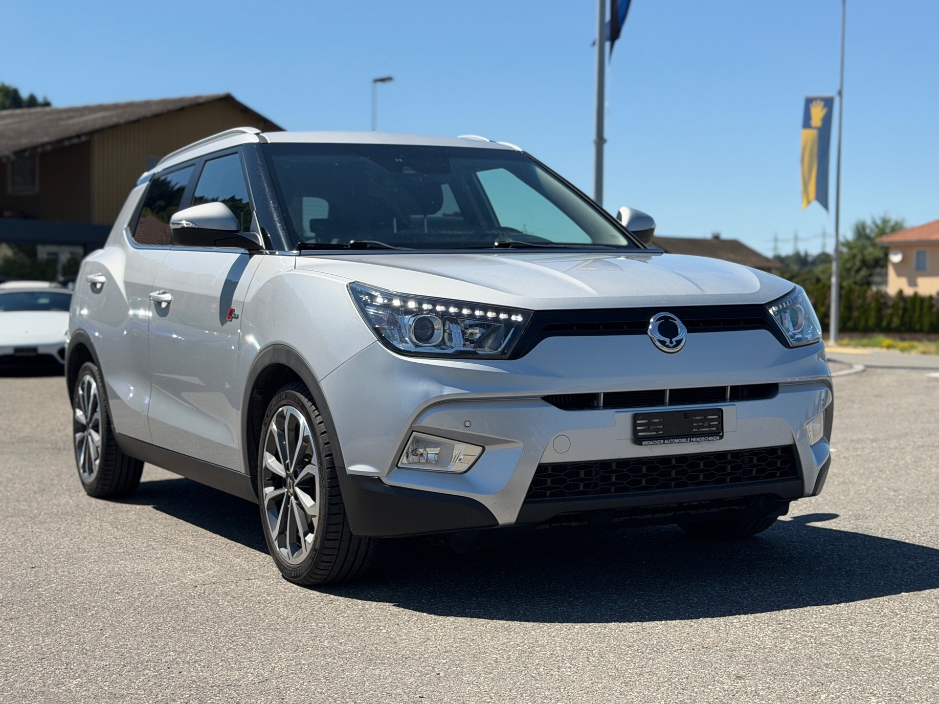 KGM-SsangYong Tivoli 1.6 eXDi Sapphire 4WD Automatic-image-2