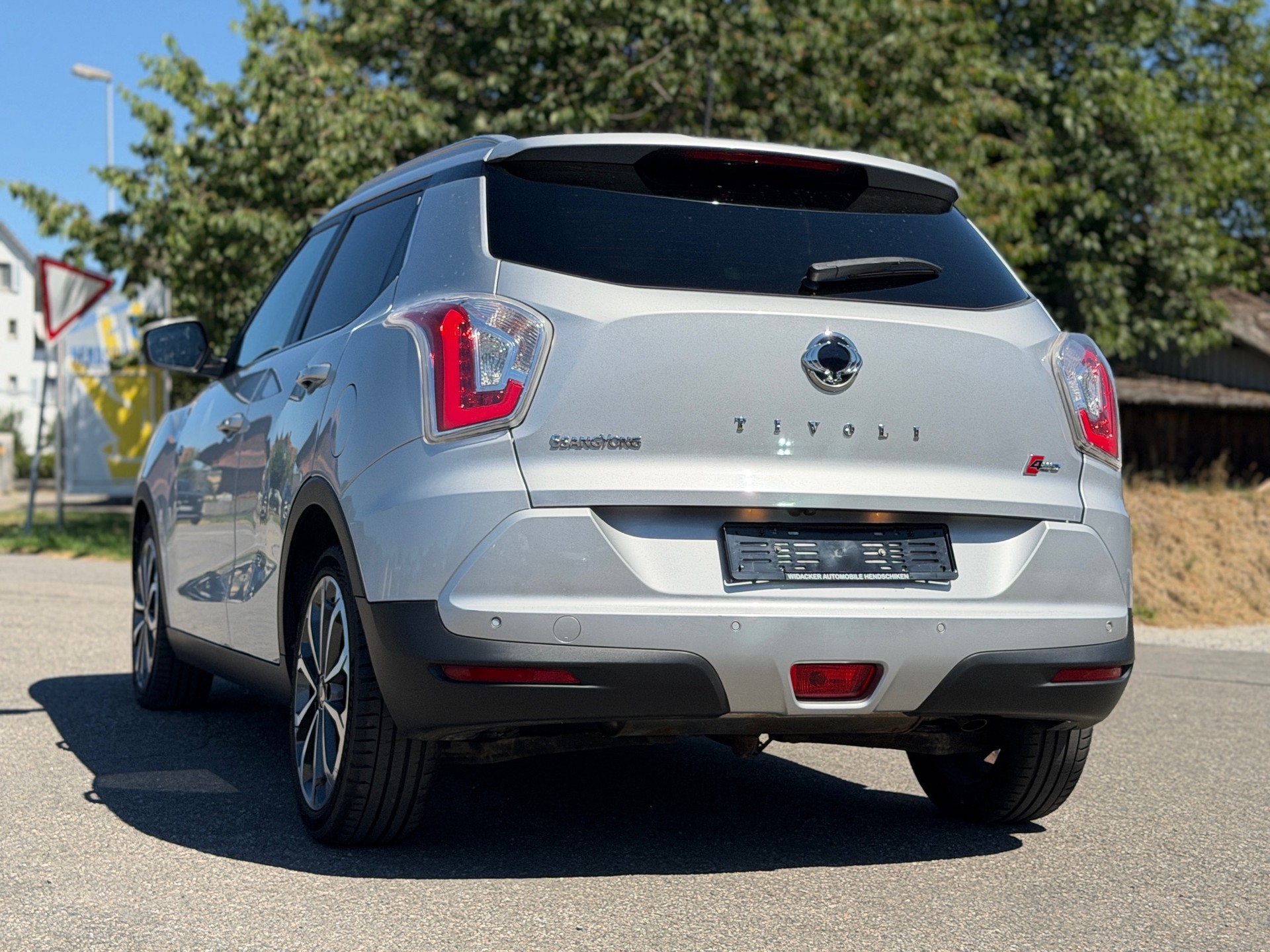 KGM-SsangYong Tivoli 1.6 eXDi Sapphire 4WD Automatic-image-5