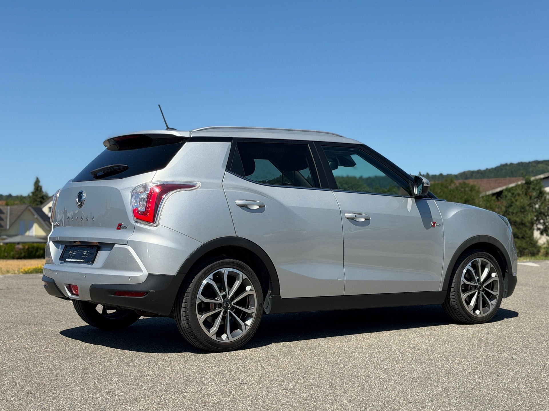 KGM-SsangYong Tivoli 1.6 eXDi Sapphire 4WD Automatic-image-3