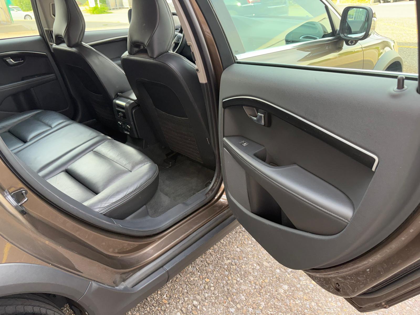 VOLVO XC70 D5 AWD Summum Geartronic MFK 05.2025-image-8