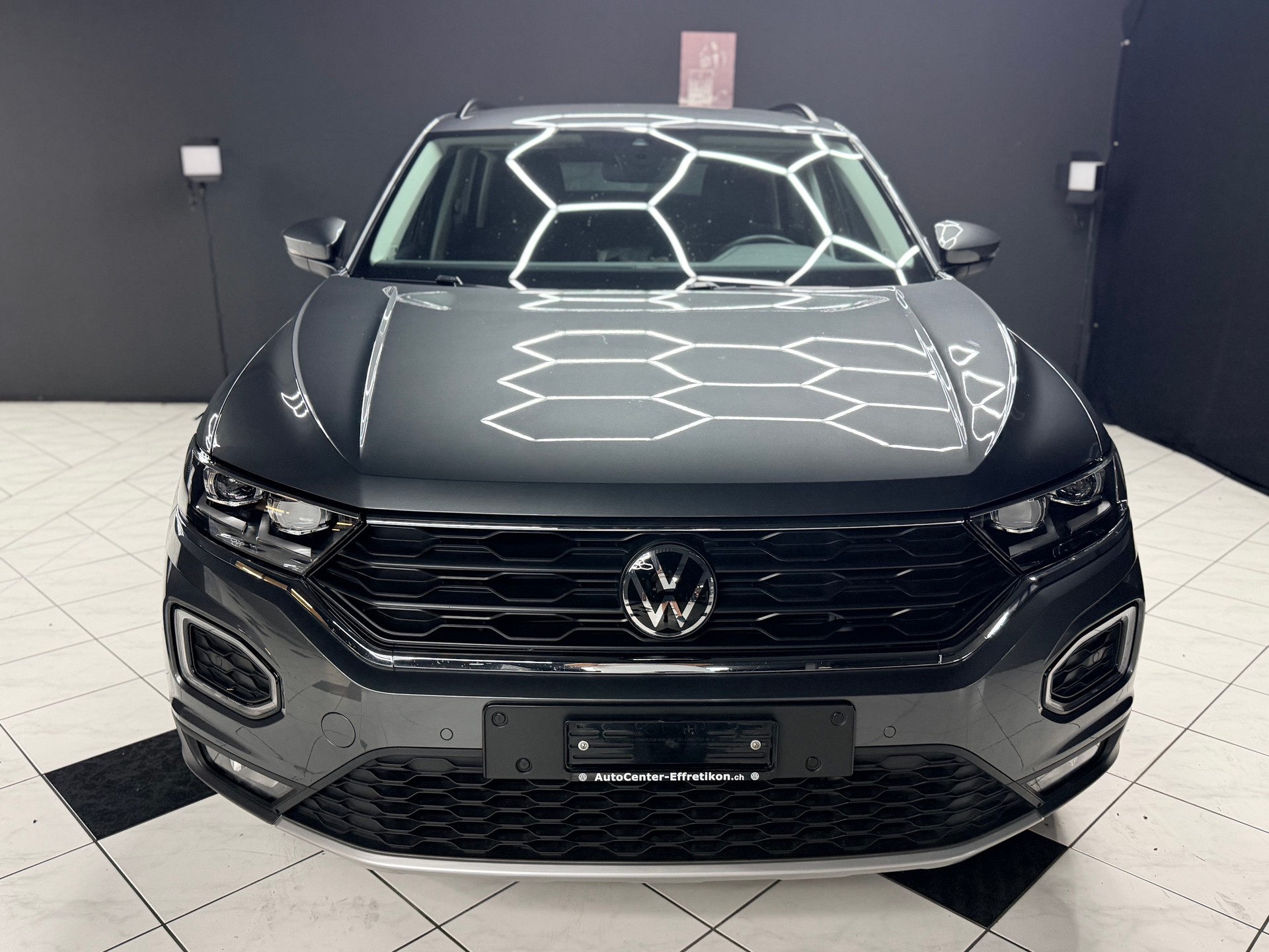 VW T-Roc 1.0 TSI Advance-image-2