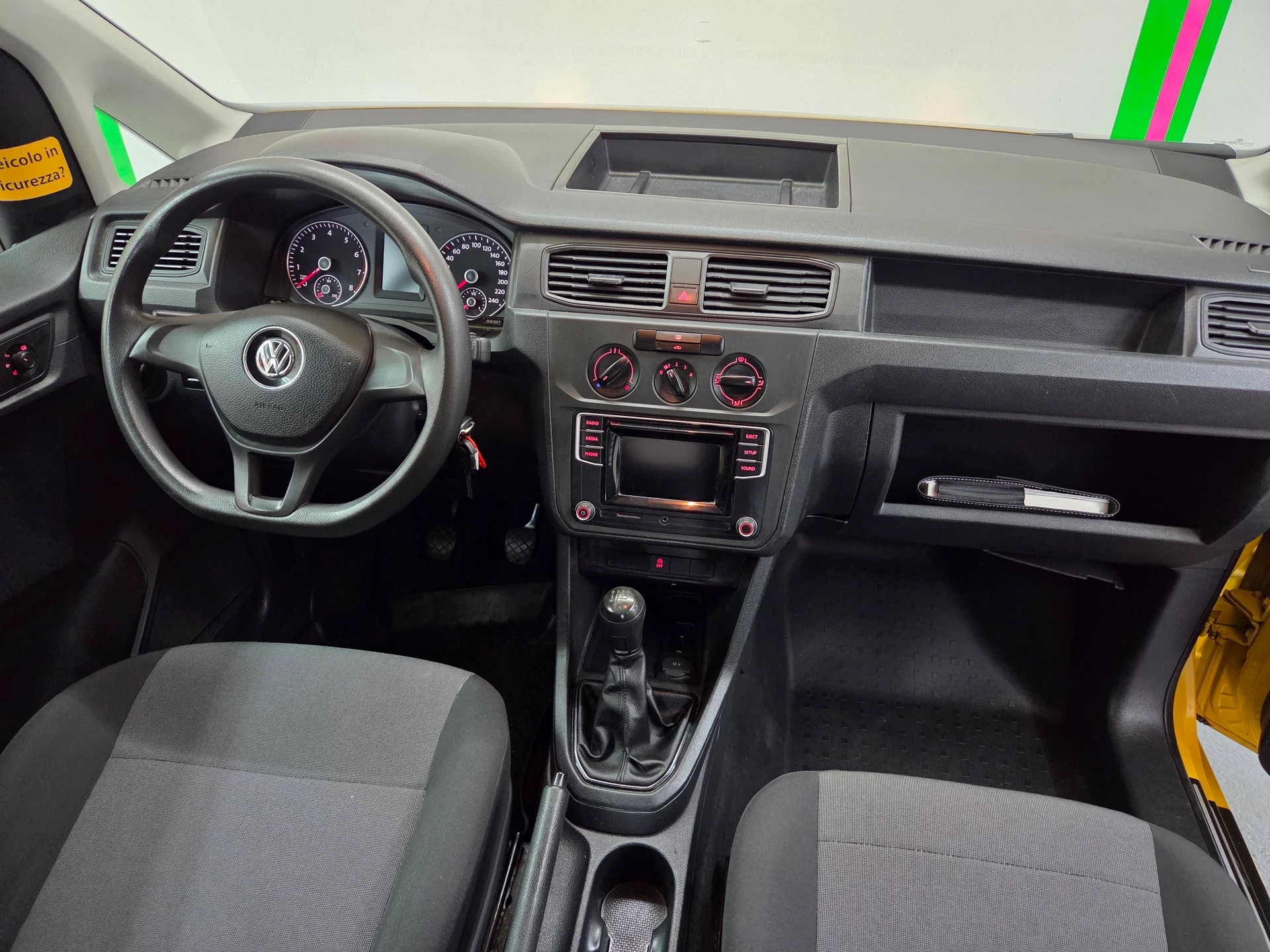 VW Caddy Maxi 1.0TSI BlueMotion Technology-image-8