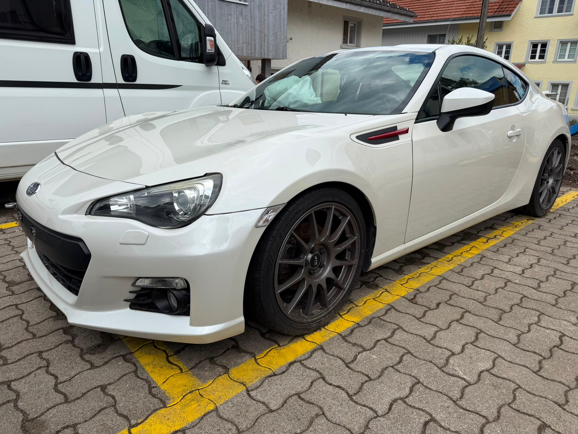 SUBARU BRZ 2.0R-image-3