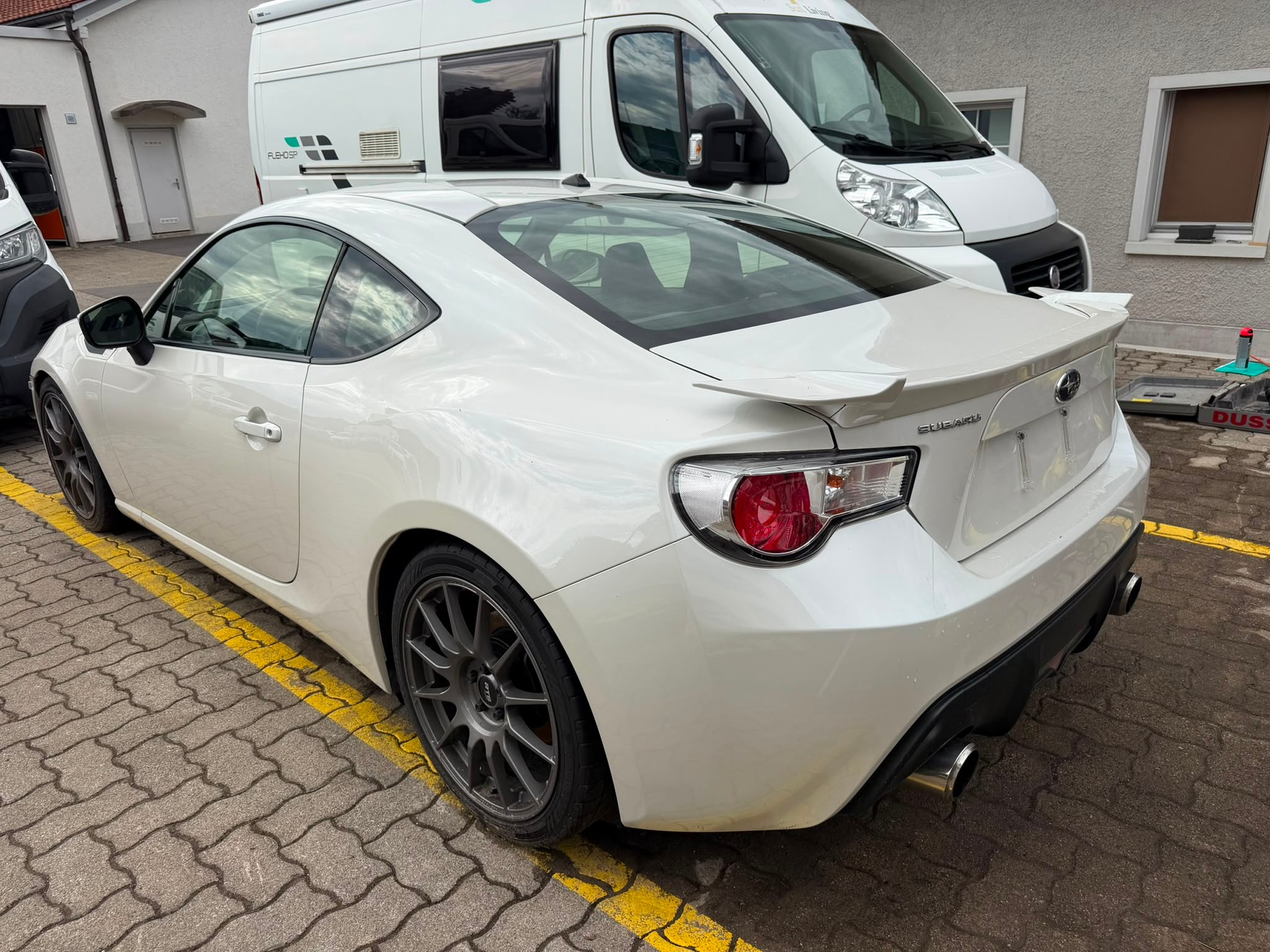 SUBARU BRZ 2.0R-image-5