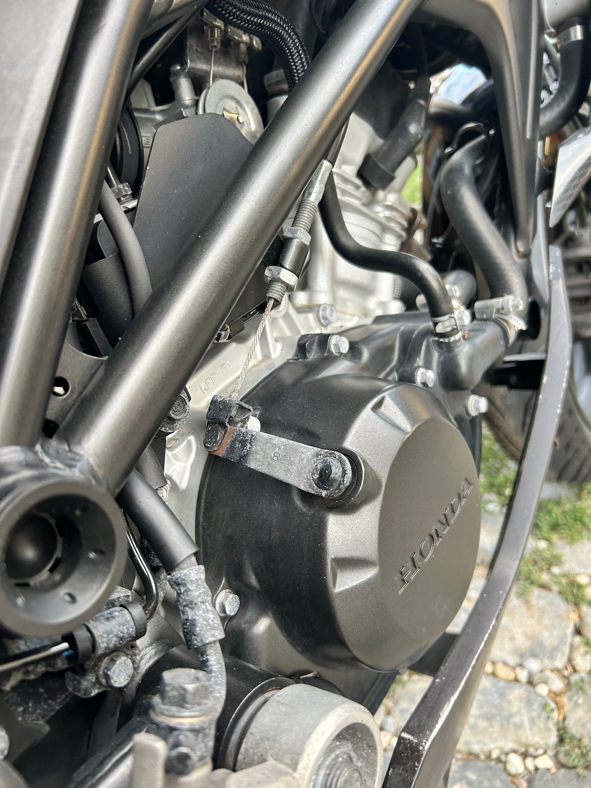 HONDA CB125R 2018-image-8