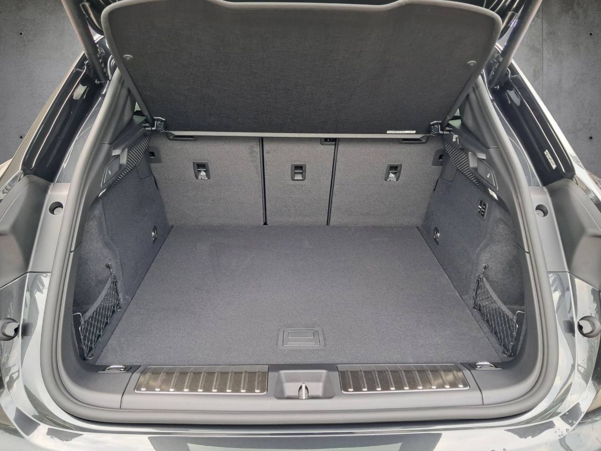 PORSCHE Macan 4S-image-21