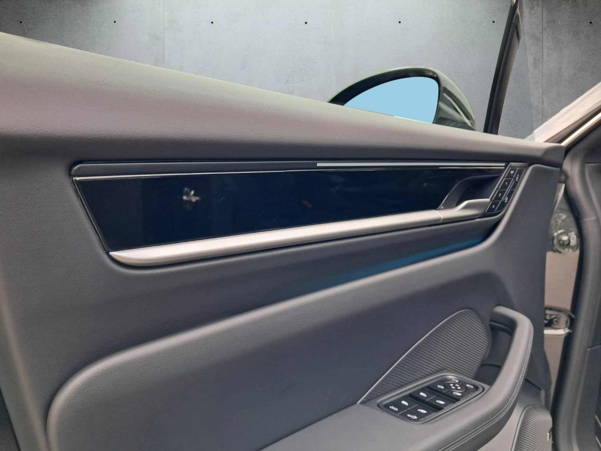 PORSCHE Macan 4S-image-27