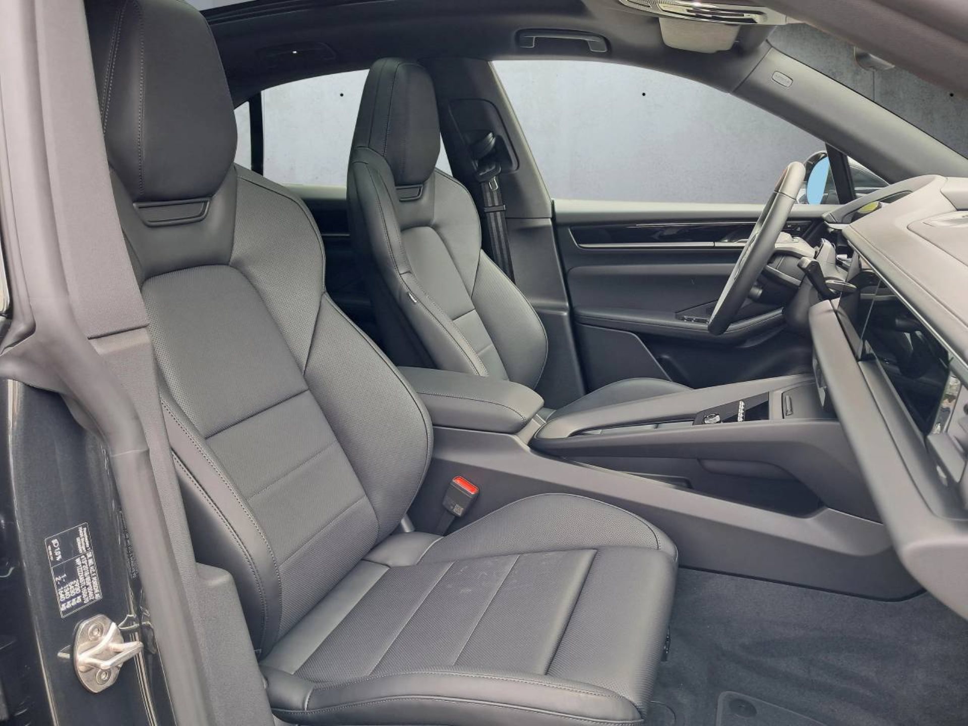 PORSCHE Macan 4S-image-14
