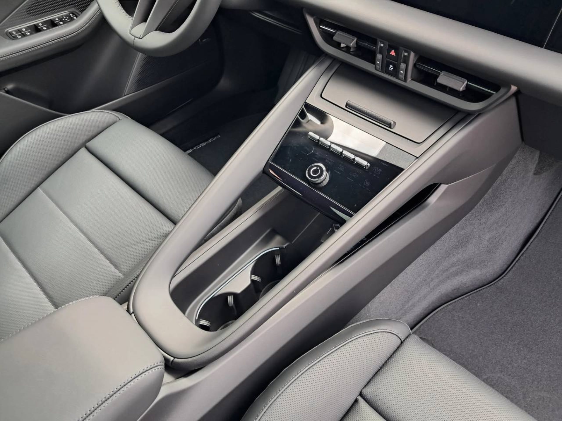 PORSCHE Macan 4S-image-26