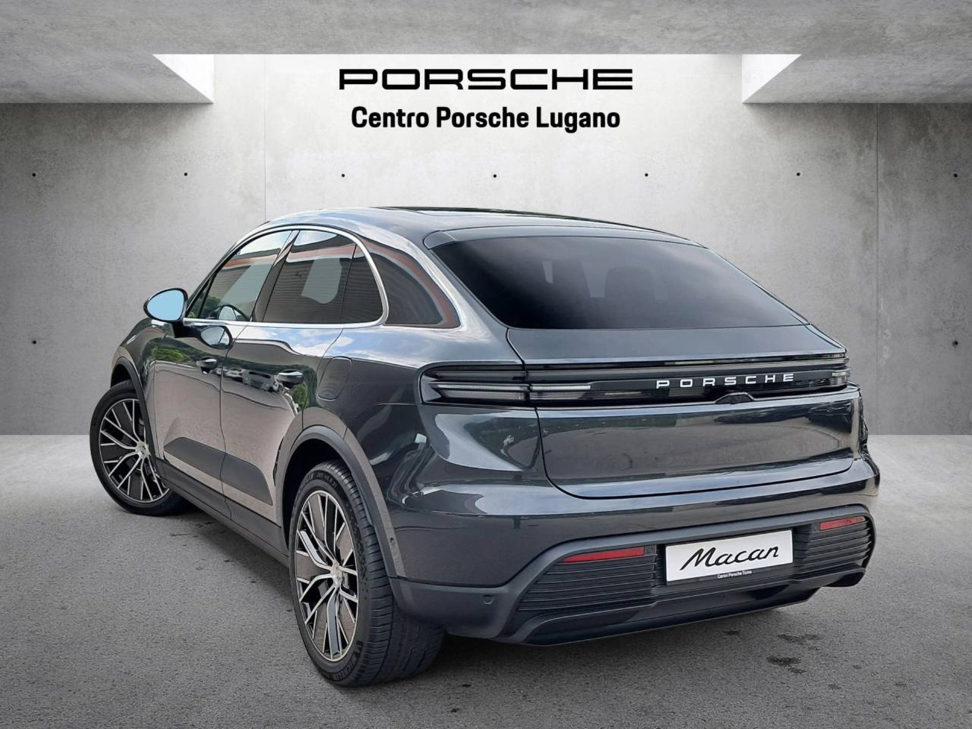 PORSCHE Macan 4S-image-2