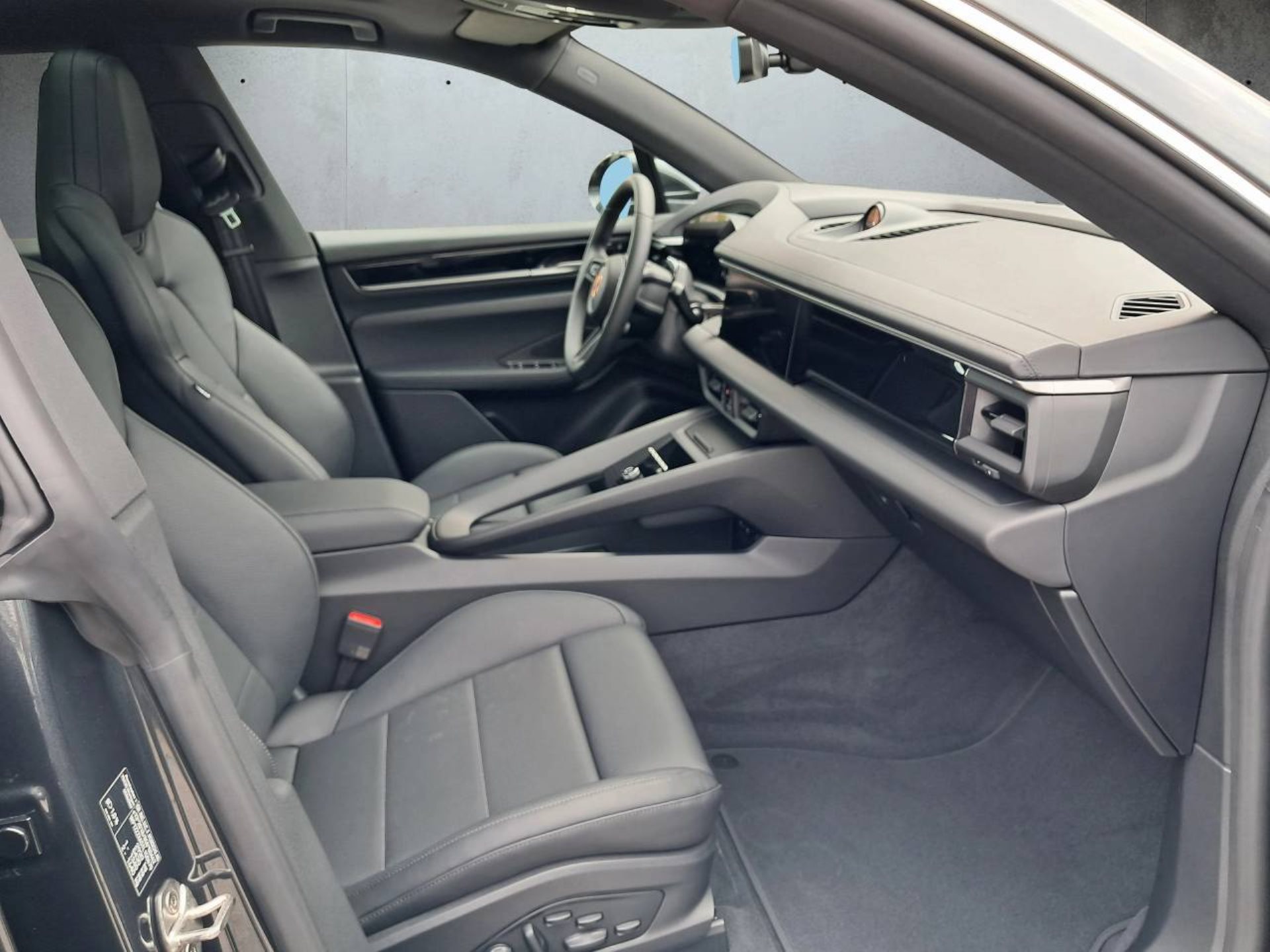 PORSCHE Macan 4S-image-13