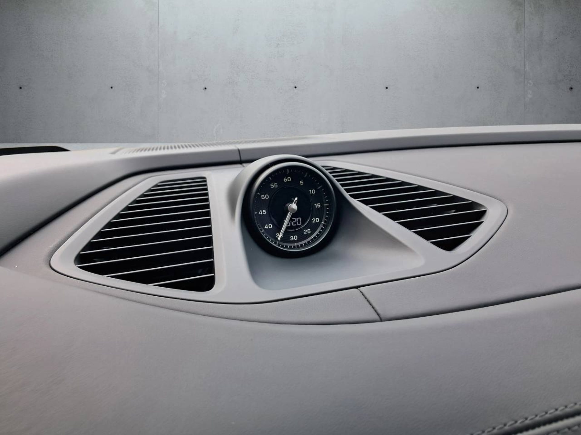 PORSCHE Macan 4S-image-23
