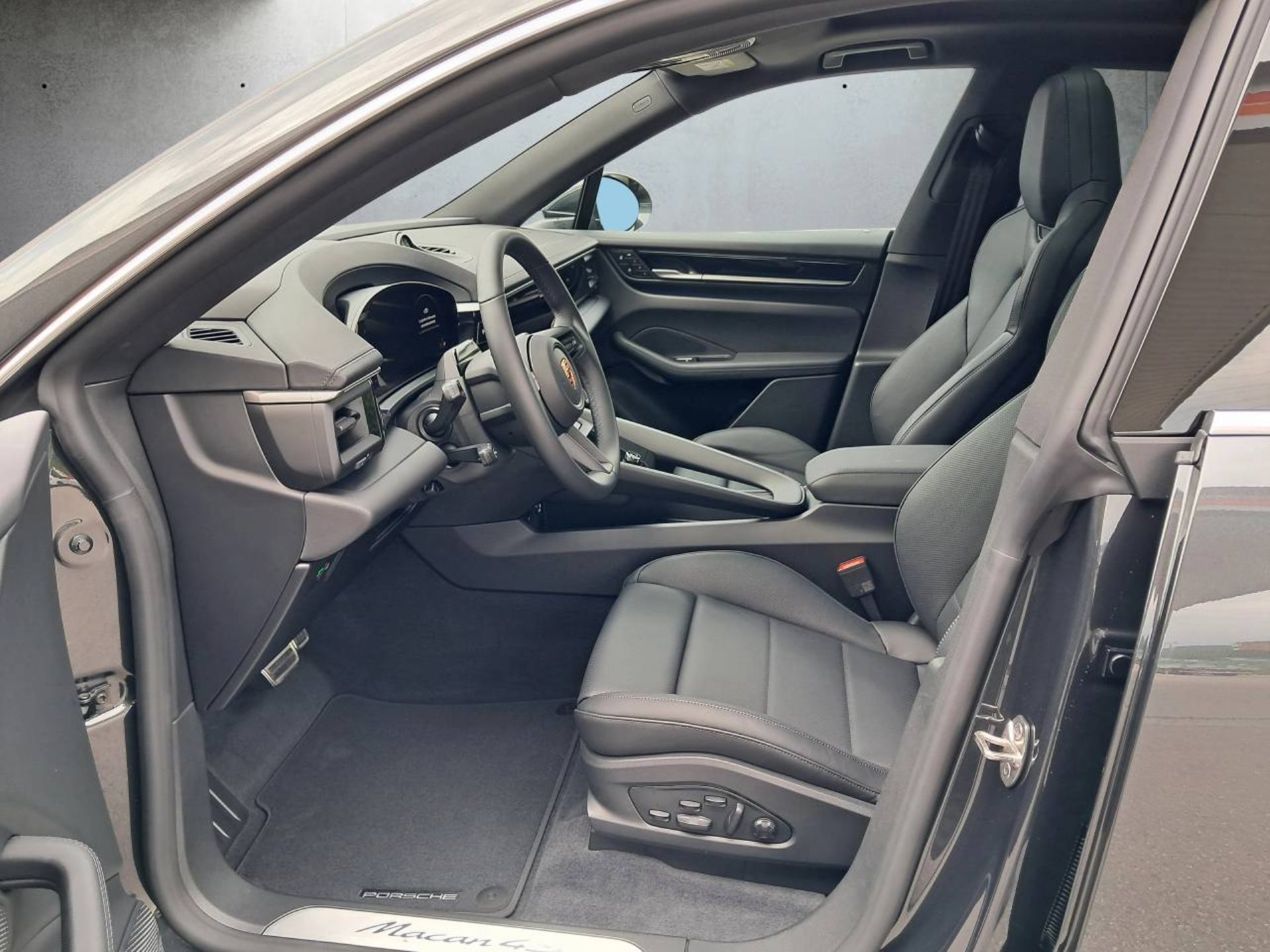 PORSCHE Macan 4S-image-3