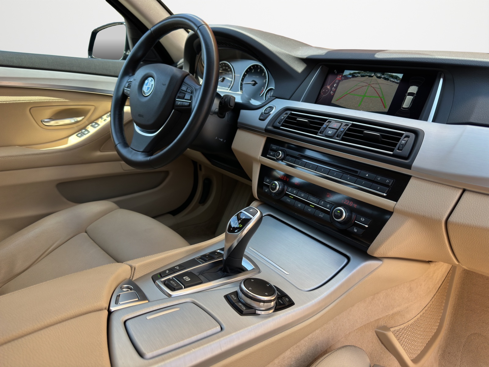 BMW 528i Touring xDrive Luxury Line Steptronic *frisch ab MFK*-image-11