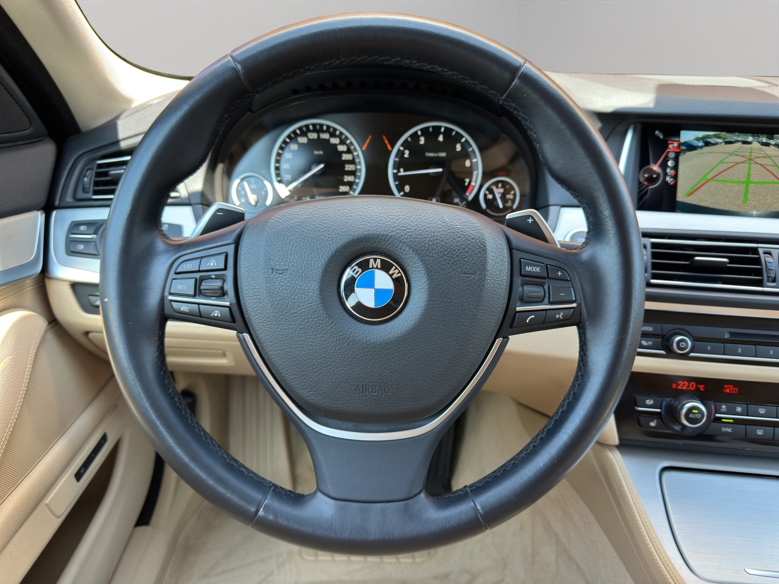 BMW 528i Touring xDrive Luxury Line Steptronic-image-9