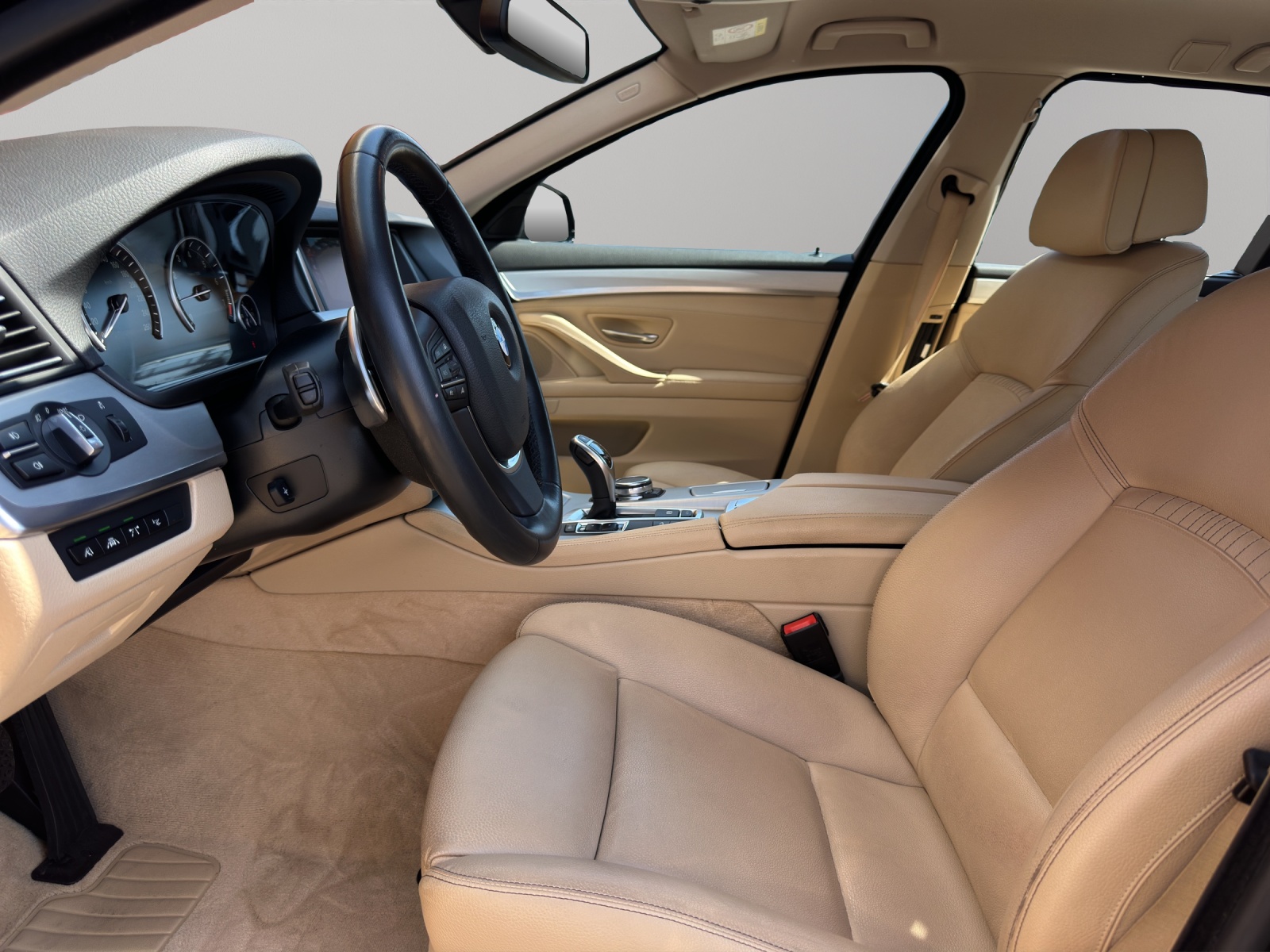 BMW 528i Touring xDrive Luxury Line Steptronic-image-8