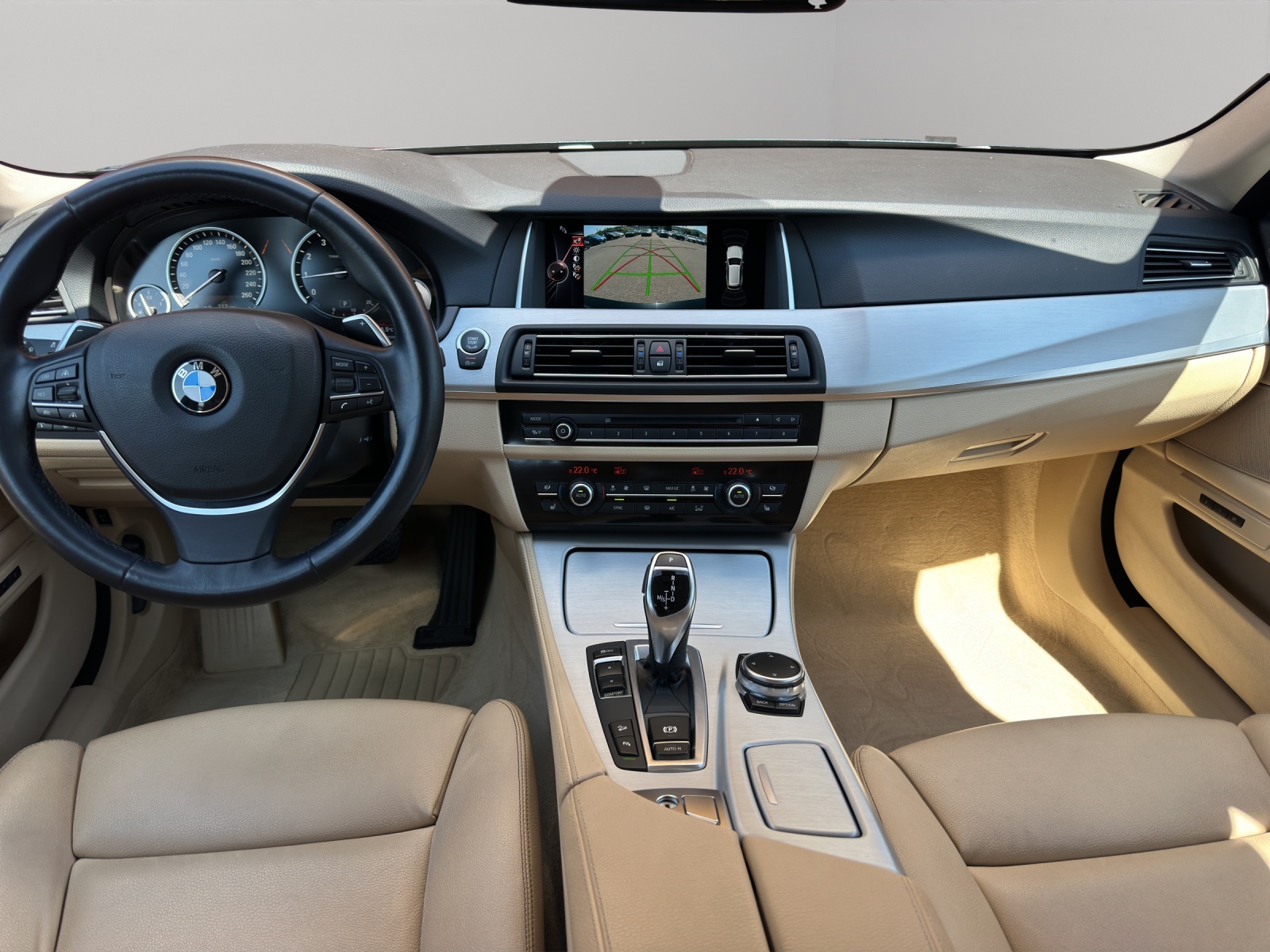 BMW 528i Touring xDrive Luxury Line Steptronic-image-10