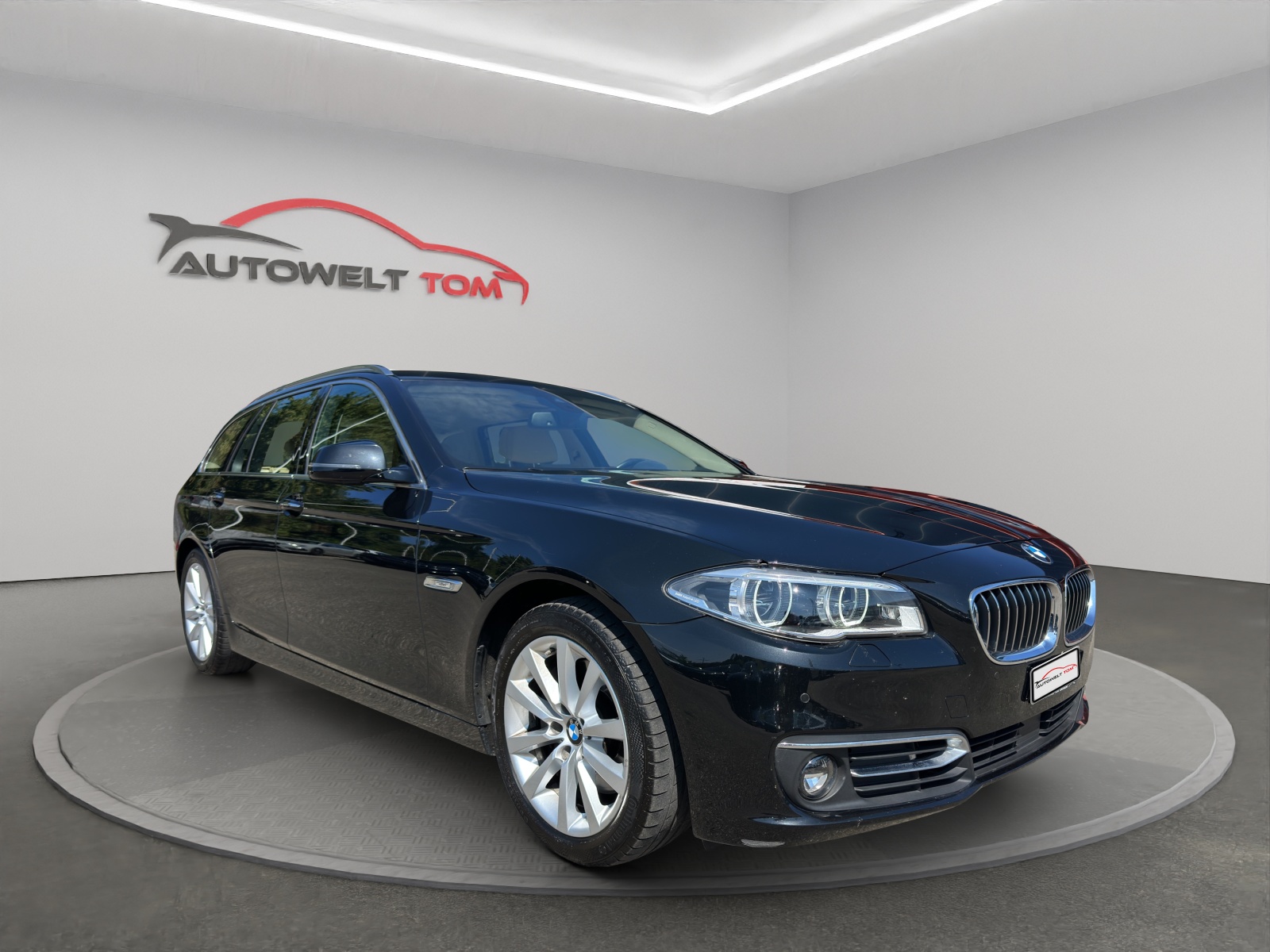 BMW 528i Touring xDrive Luxury Line Steptronic-image-6