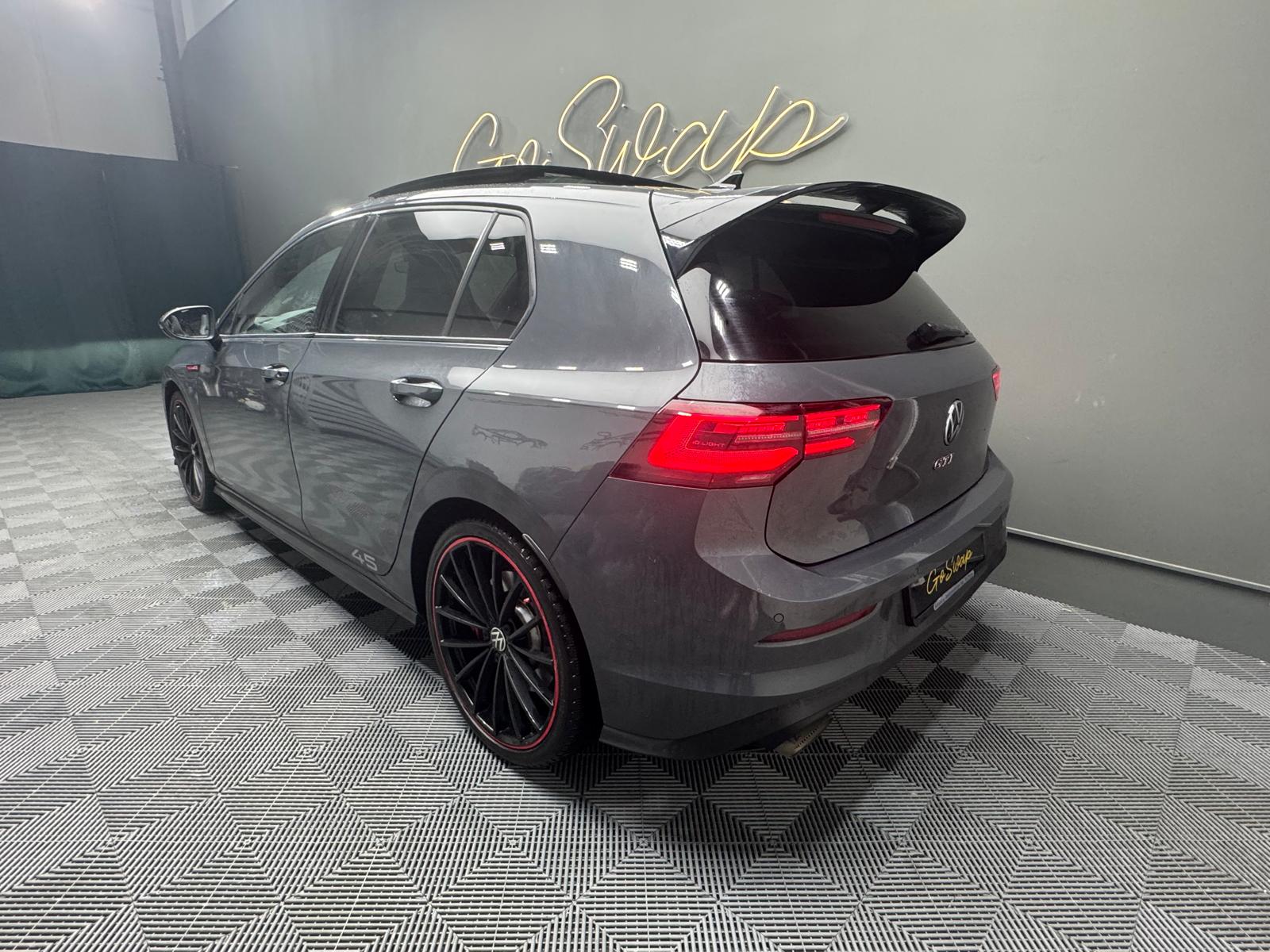 VW Golf 2.0 TSI GTI Clubsport 45 DSG - Toit ouvrant - Akrapovic-showroom-element-3