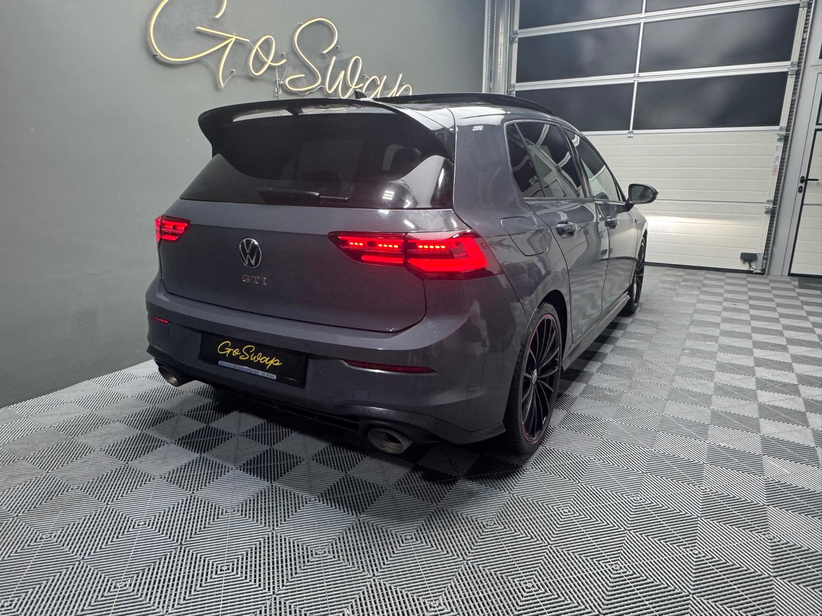VW Golf 2.0 TSI GTI Clubsport 45 DSG - Toit ouvrant - Akrapovic-image-5