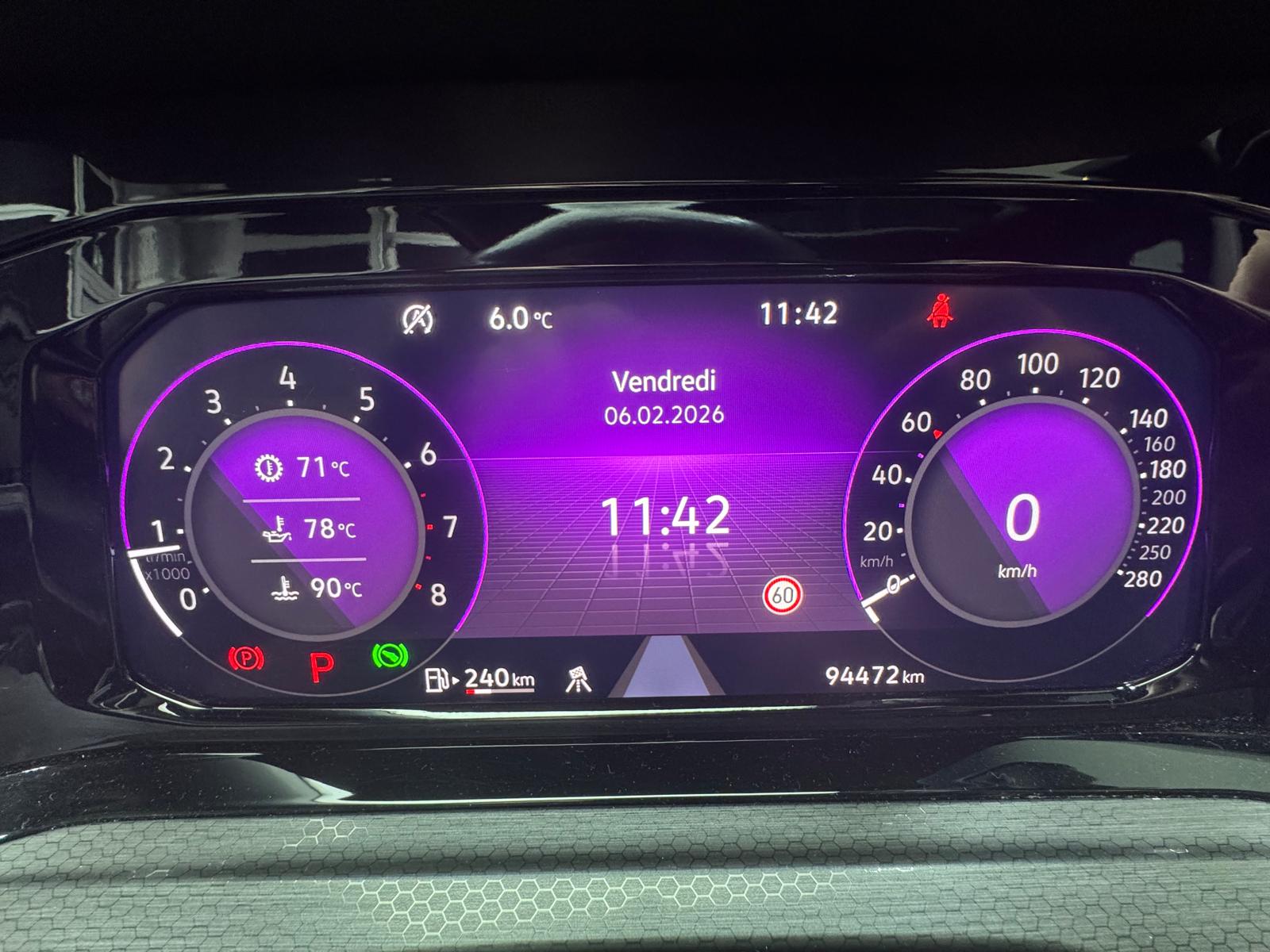 VW Golf 2.0 TSI GTI Clubsport 45 DSG - Toit ouvrant - Akrapovic-image-17
