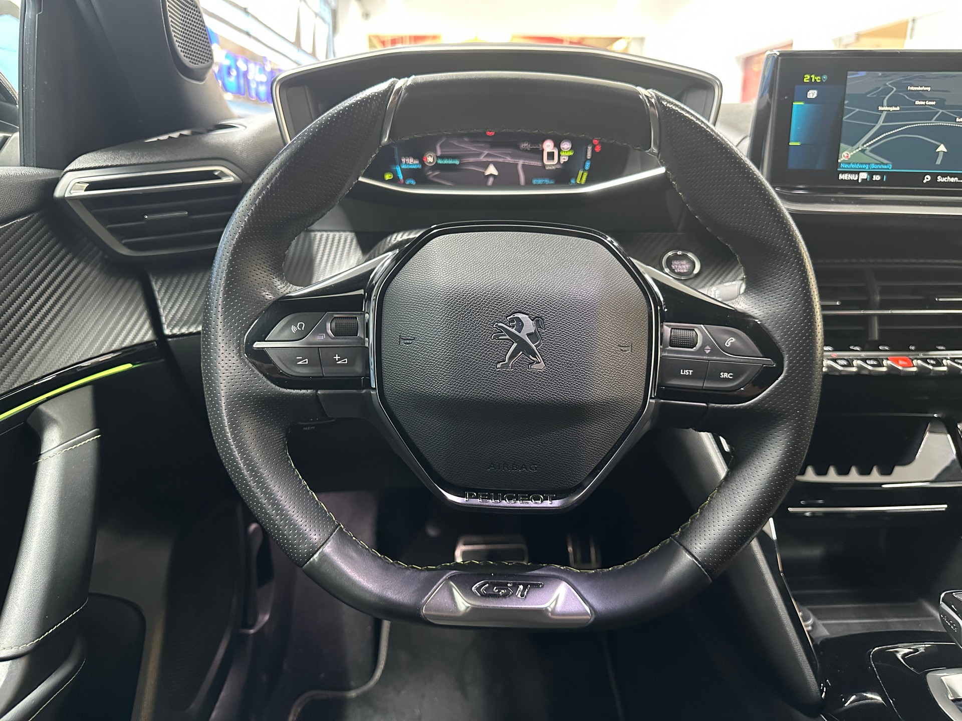 PEUGEOT 2008 e GT Pack-image-10