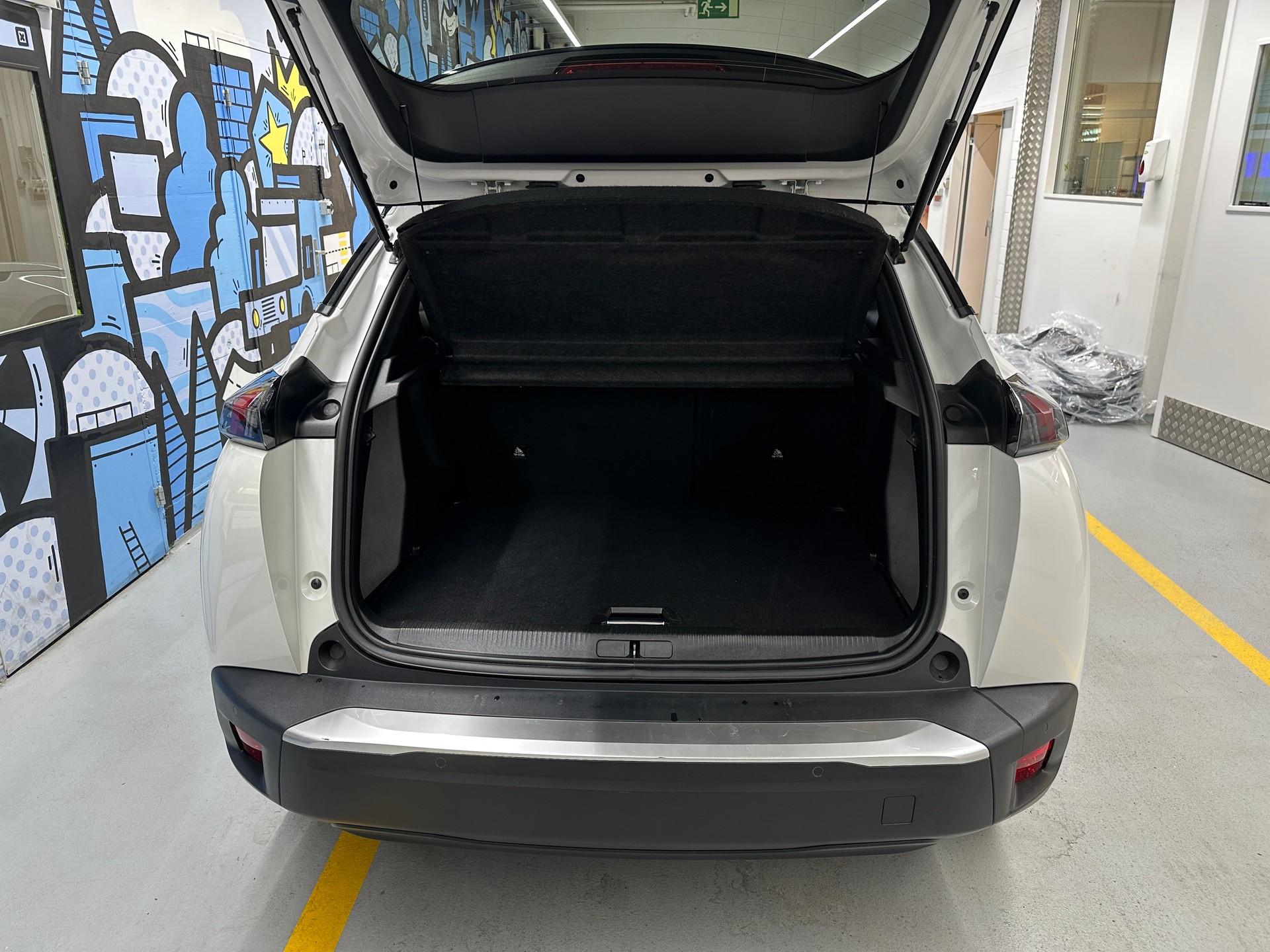PEUGEOT 2008 e GT Pack-image-5