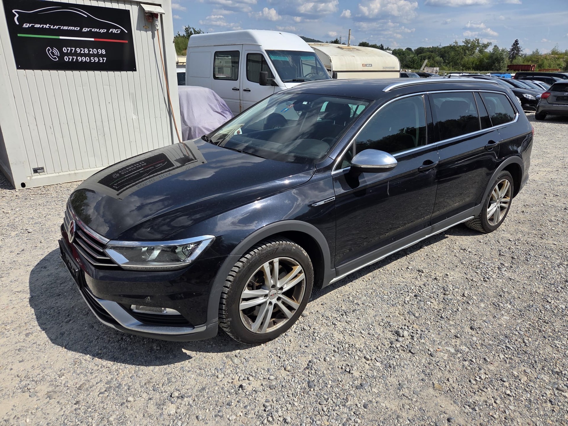 VW Passat Alltrack 2.0 TDI BMT 4Motion DSG-image-3