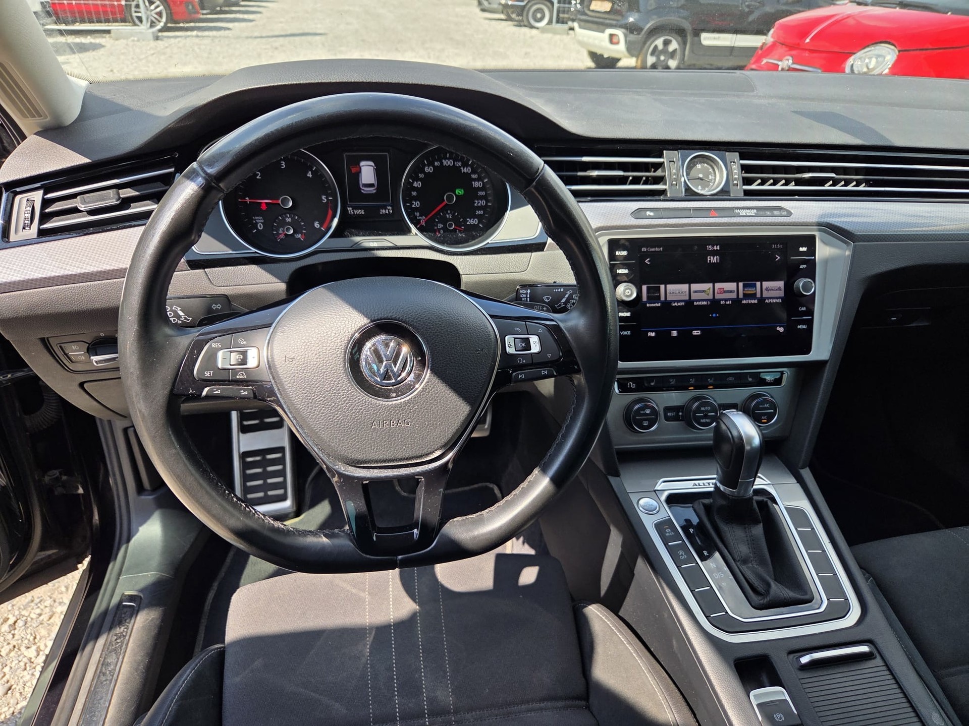 VW Passat Alltrack 2.0 TDI BMT 4Motion DSG-image-8