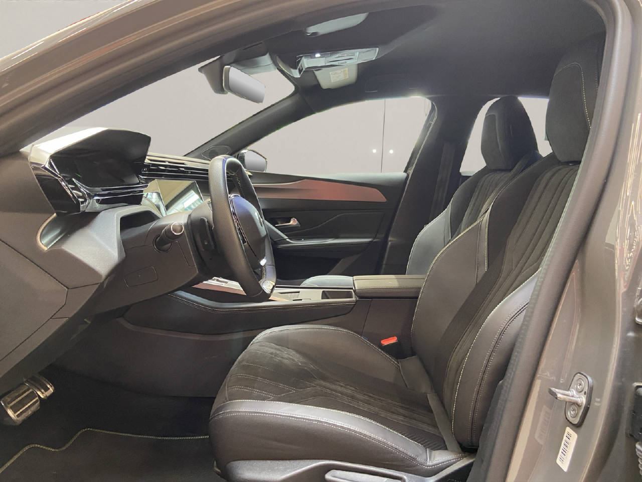 PEUGEOT 308 SW 1.6 PHEV 180 GT-image-4