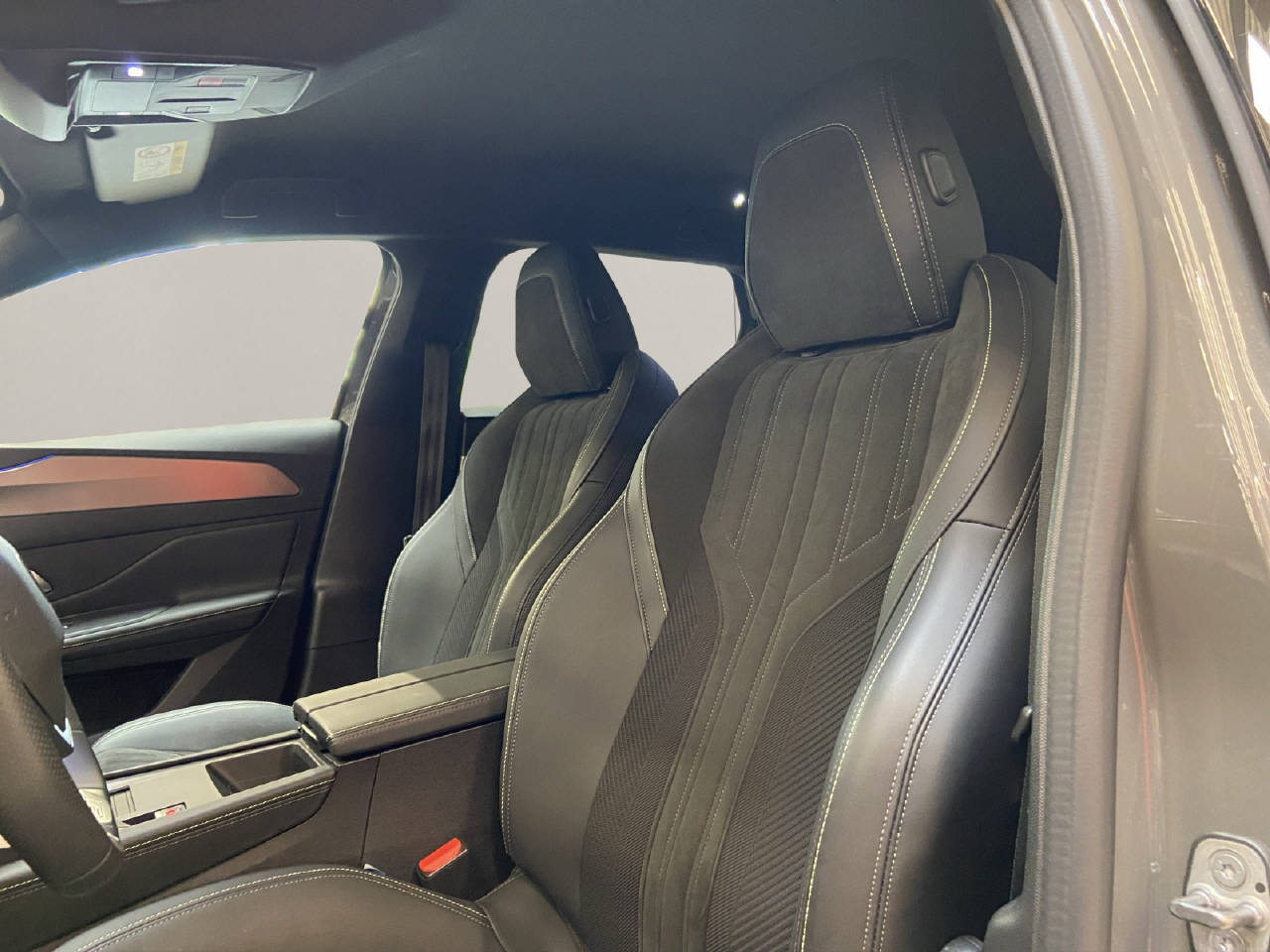 PEUGEOT 308 SW 1.6 PHEV 180 GT-image-5