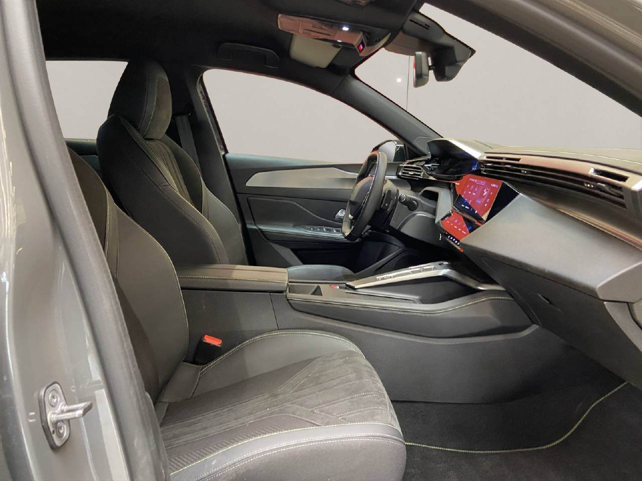 PEUGEOT 308 SW 1.6 PHEV 180 GT-image-10