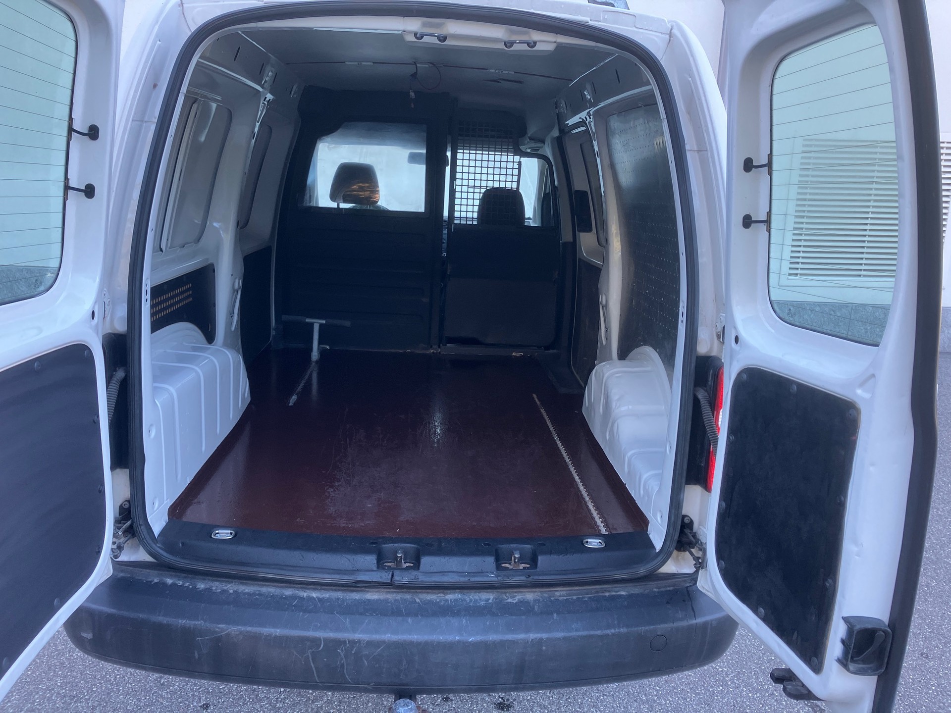 VW Caddy Maxi Kaw. 2.0 TDI 4motion-image-7