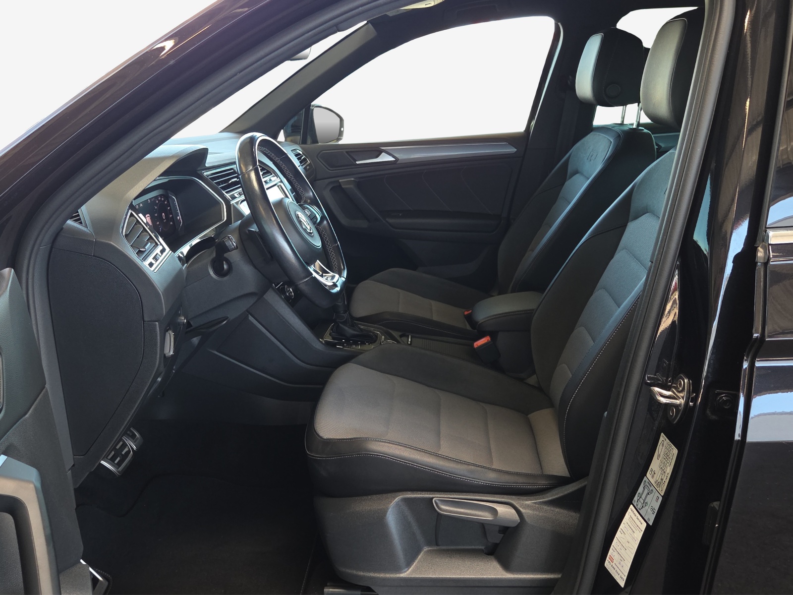 VW Tiguan 2.0 TDI SCR Highline 4Motion DSG-image-7