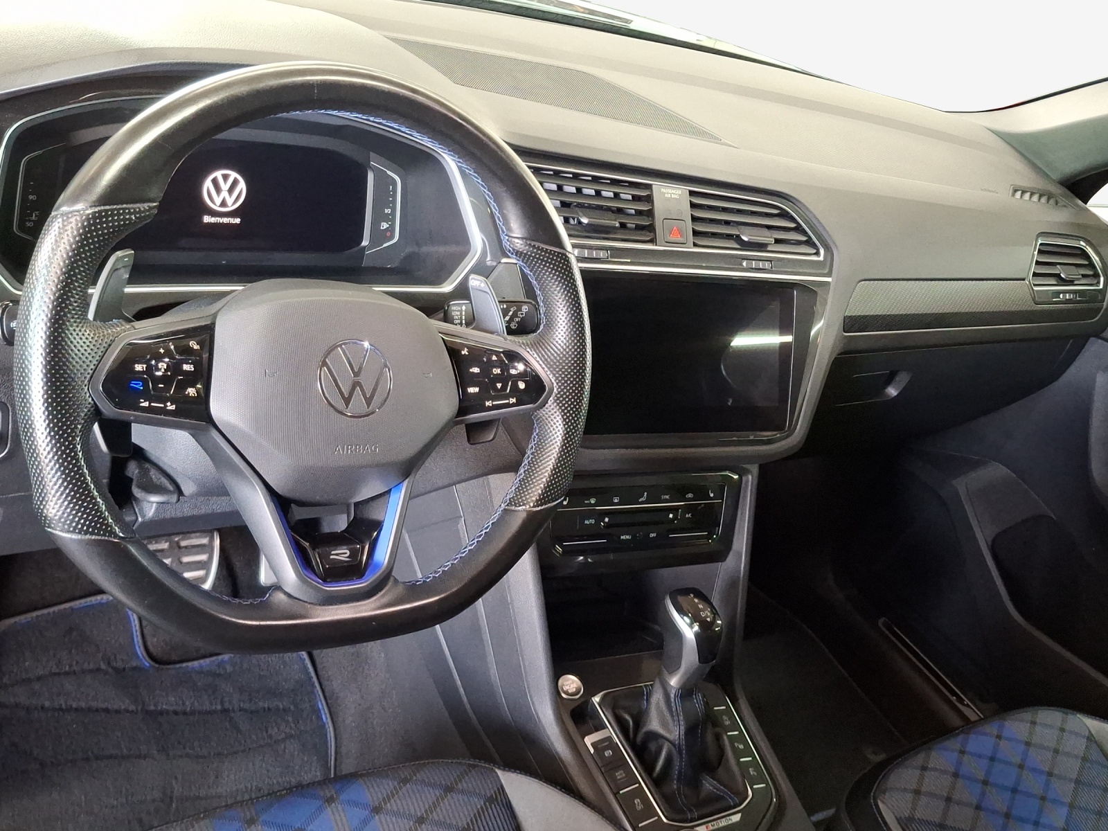 VW Tiguan 2.0TSI R 4Motion DSG-image-8