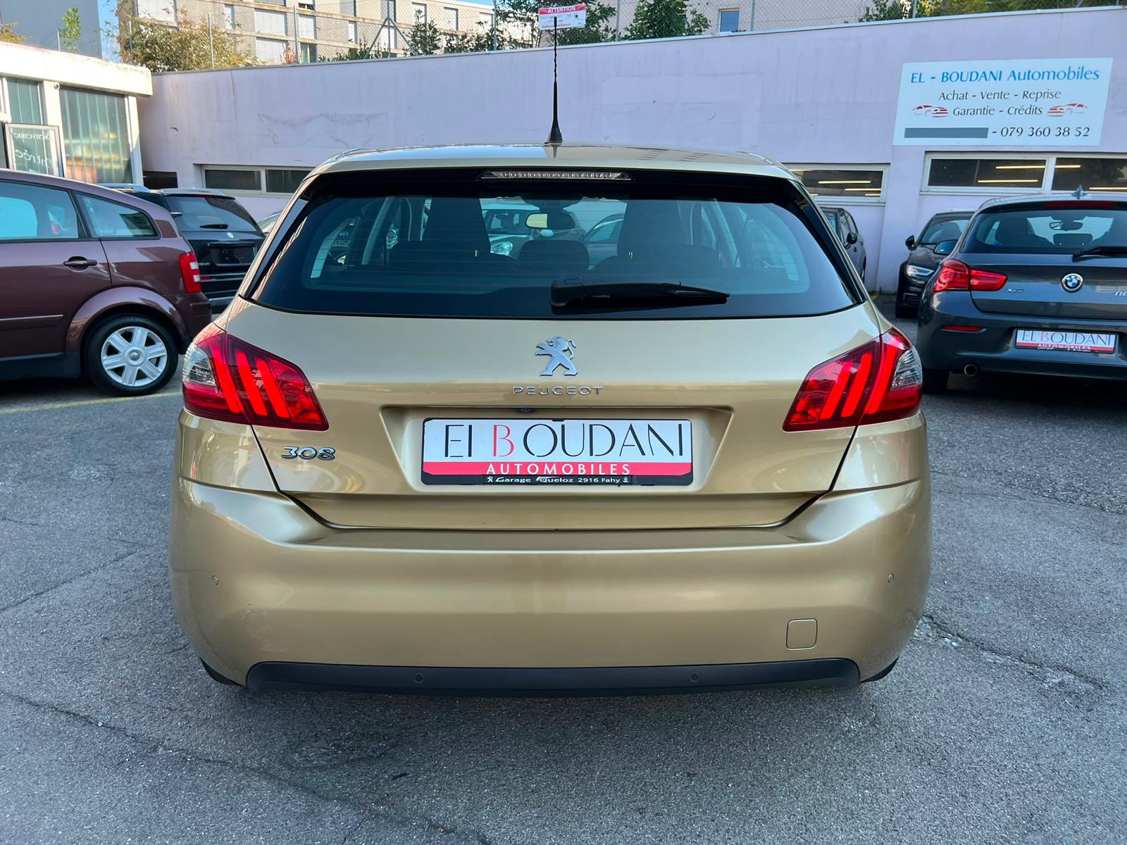 PEUGEOT 308 1.2 Pure Tech Style EAT8-image-4