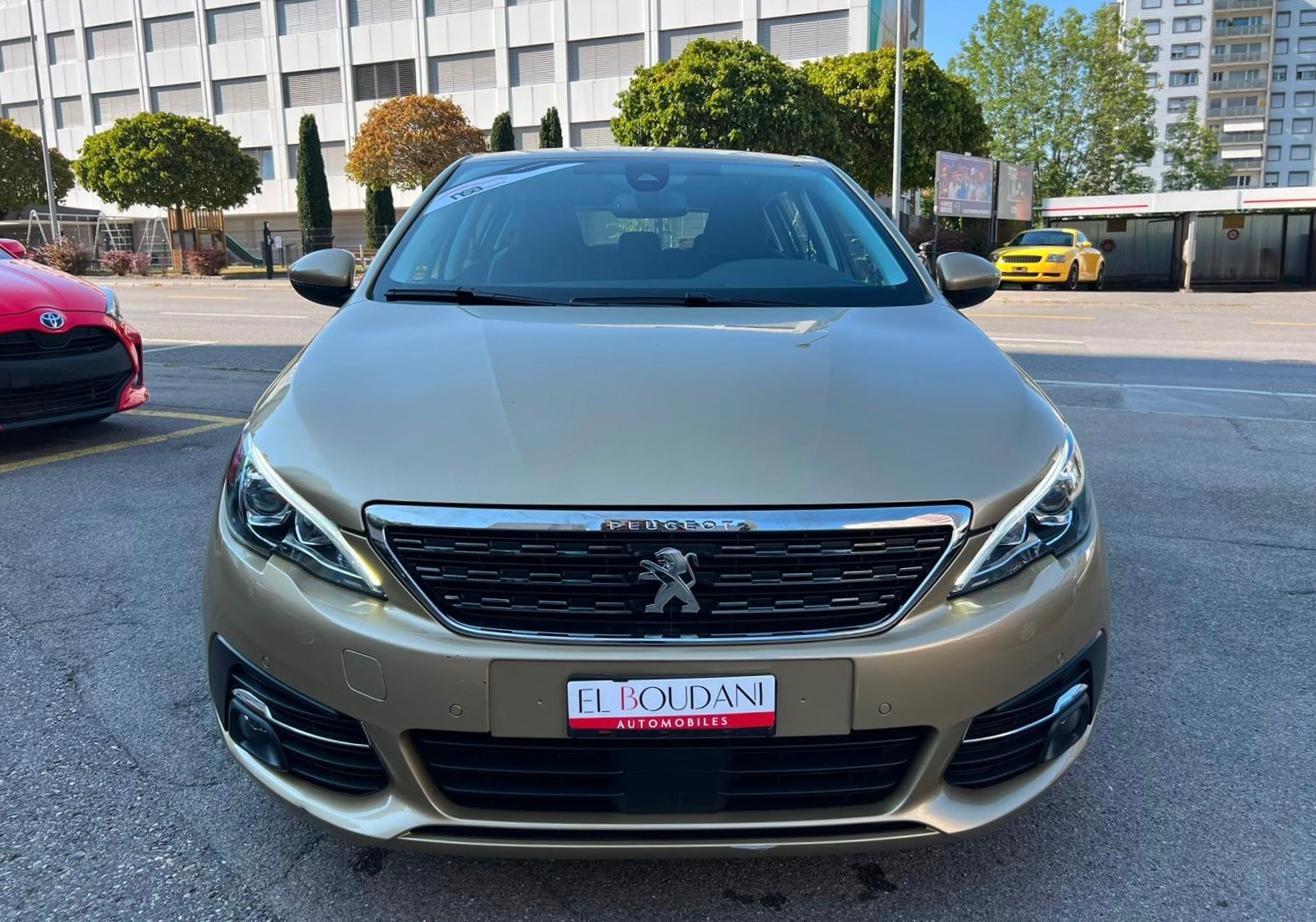 PEUGEOT 308 1.2 Pure Tech Style EAT8-image-1