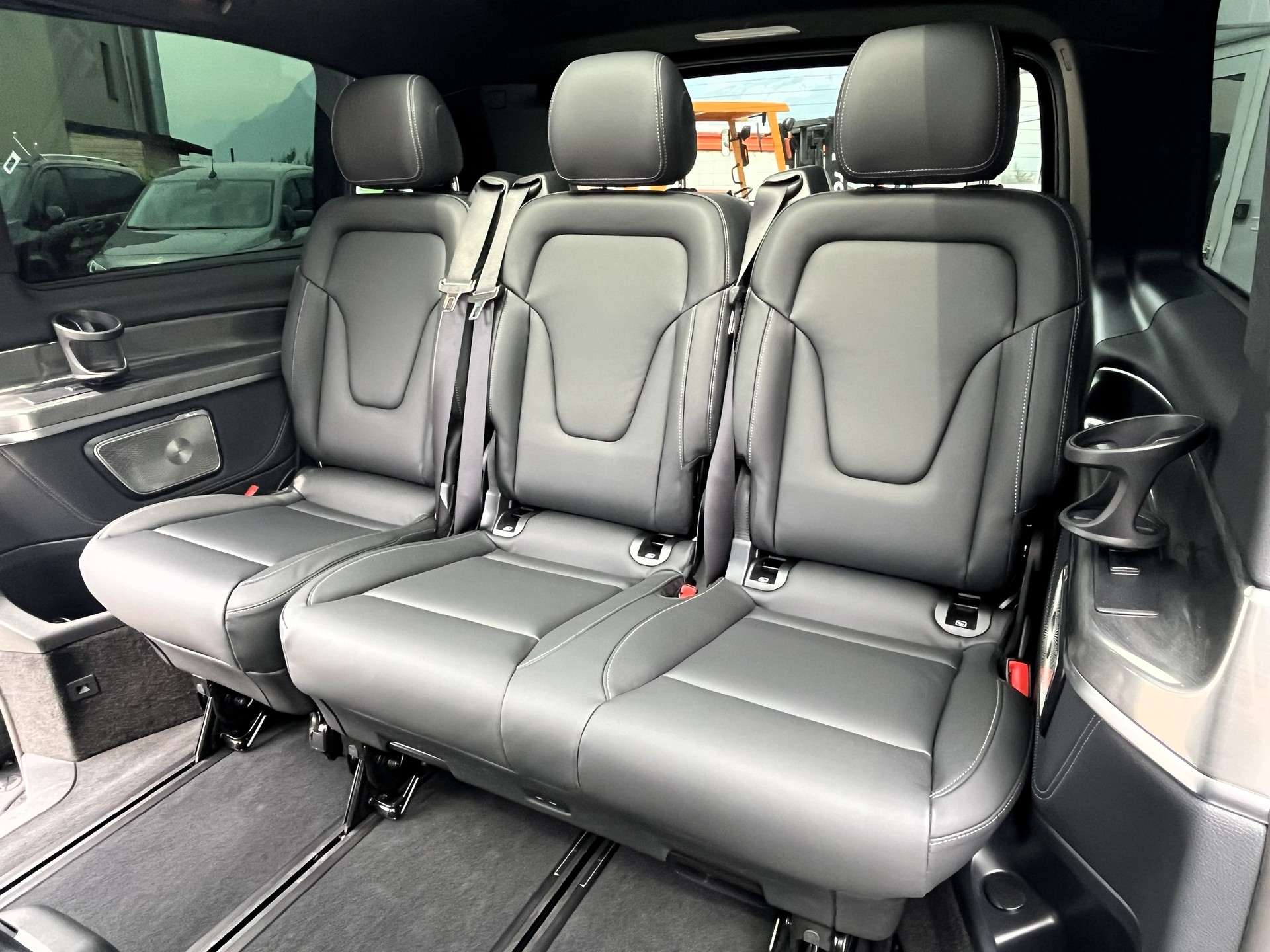 MERCEDES-BENZ V 300 d lang 4Matic Swiss Edition 9G-Tronic-image-19