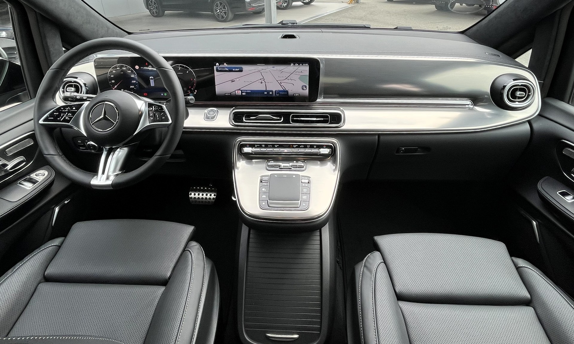 MERCEDES-BENZ V 300 d lang 4Matic Swiss Edition 9G-Tronic-image-9