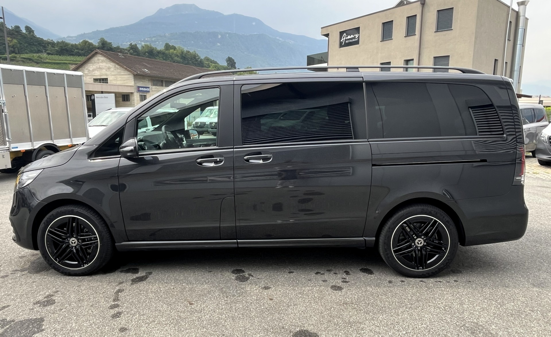 MERCEDES-BENZ V 300 d lang 4Matic Swiss Edition 9G-Tronic-image-5