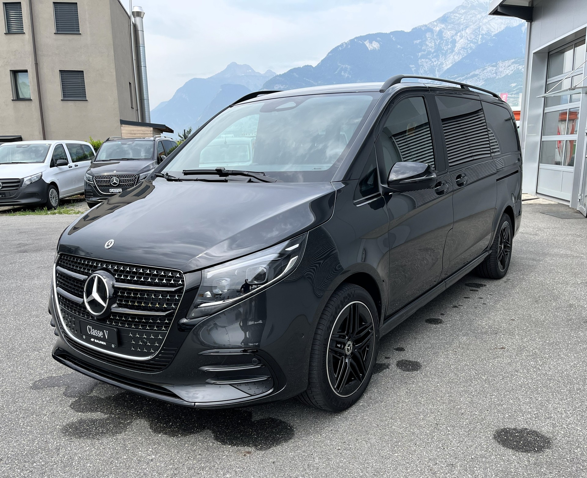 MERCEDES-BENZ V 300 d lang 4Matic Swiss Edition 9G-Tronic-image-6