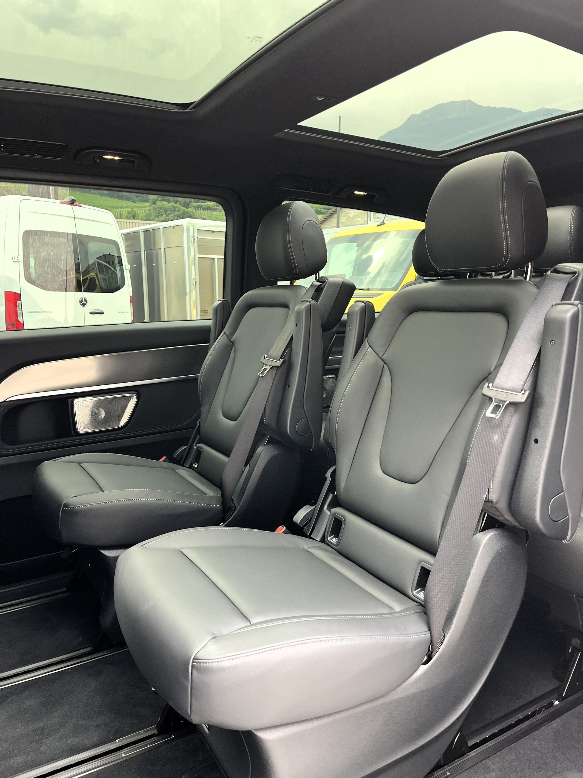 MERCEDES-BENZ V 300 d lang 4Matic Swiss Edition 9G-Tronic-image-15
