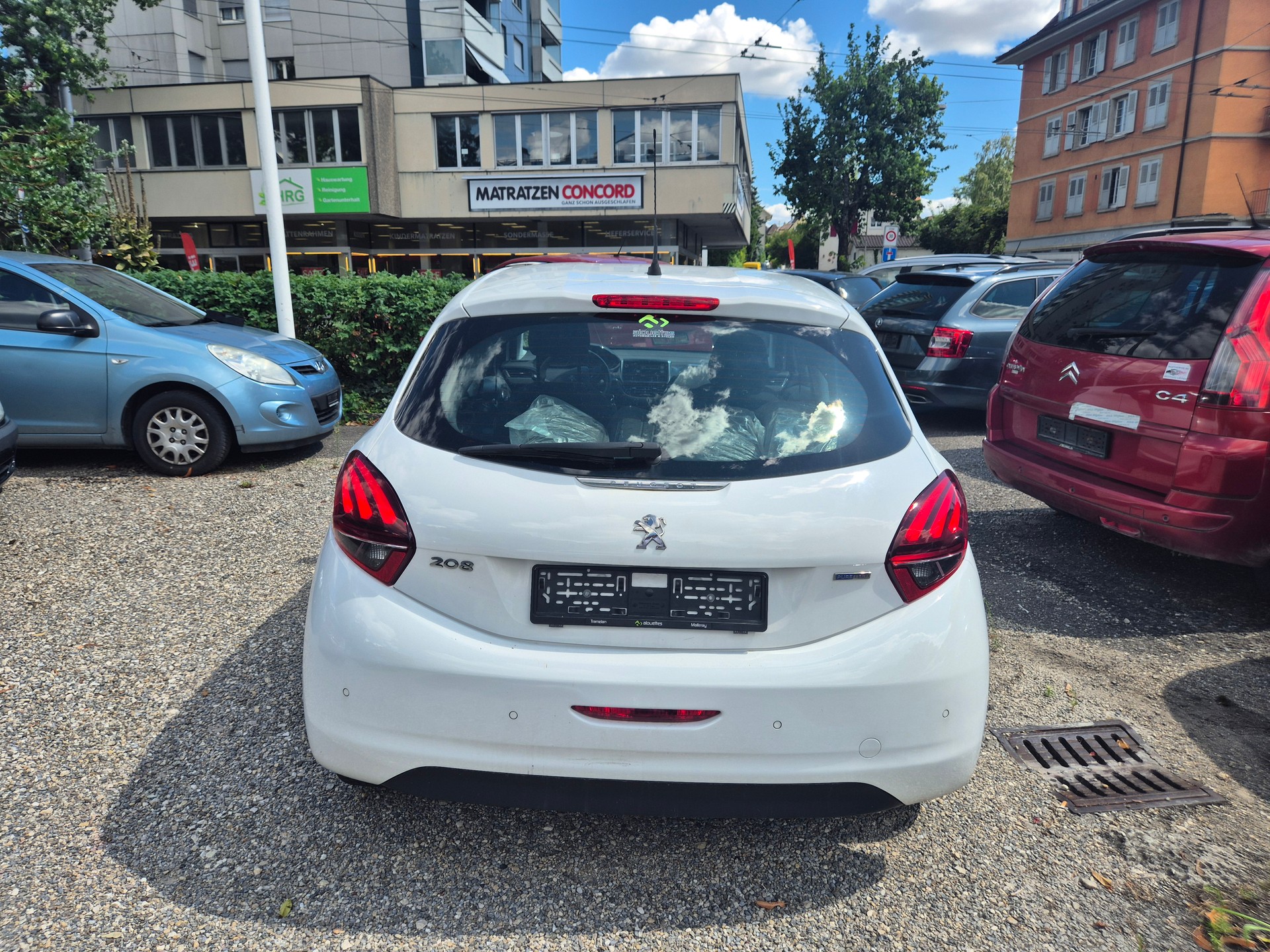 PEUGEOT 208 1.2 PureTech Allure-image-3
