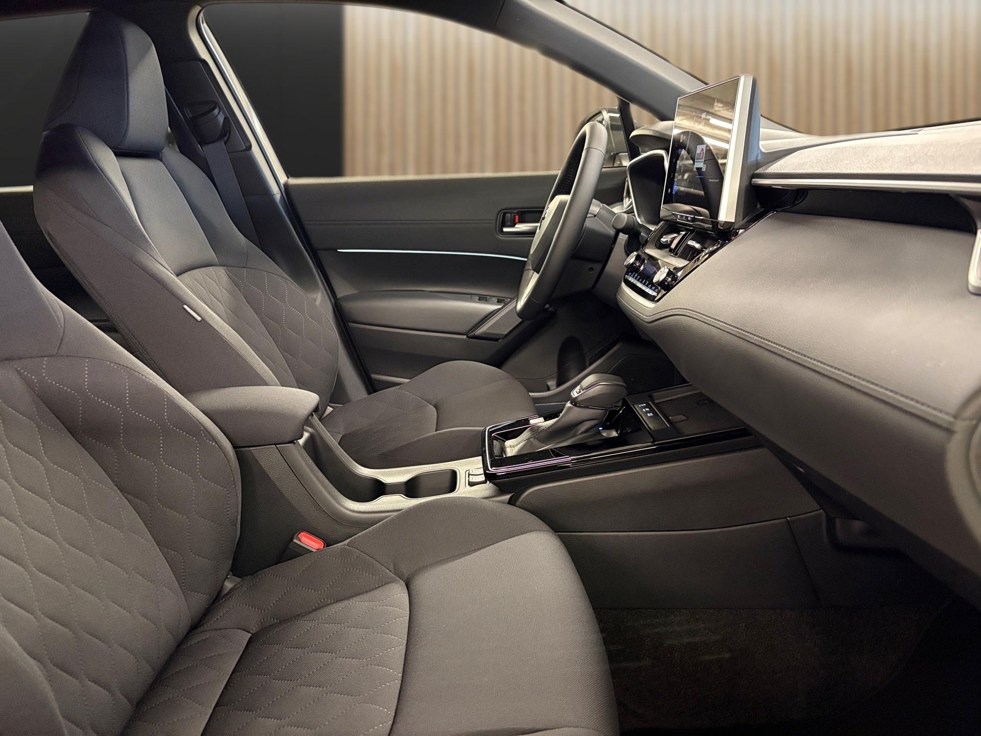 TOYOTA Corolla Cross 2.0 Trend e-CVT AWD-image-15
