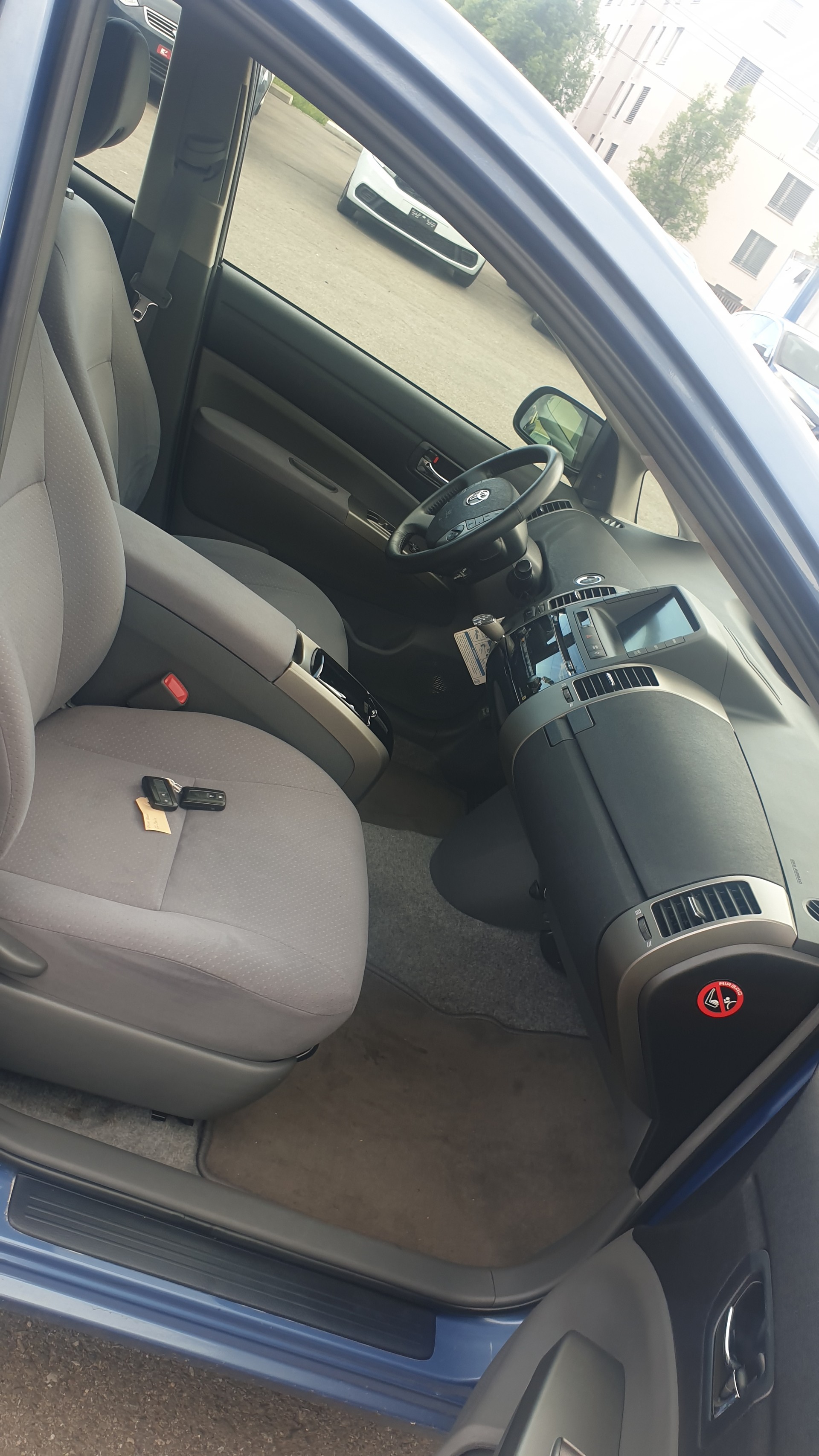 TOYOTA Prius 1.5 16V Hybrid-image-12