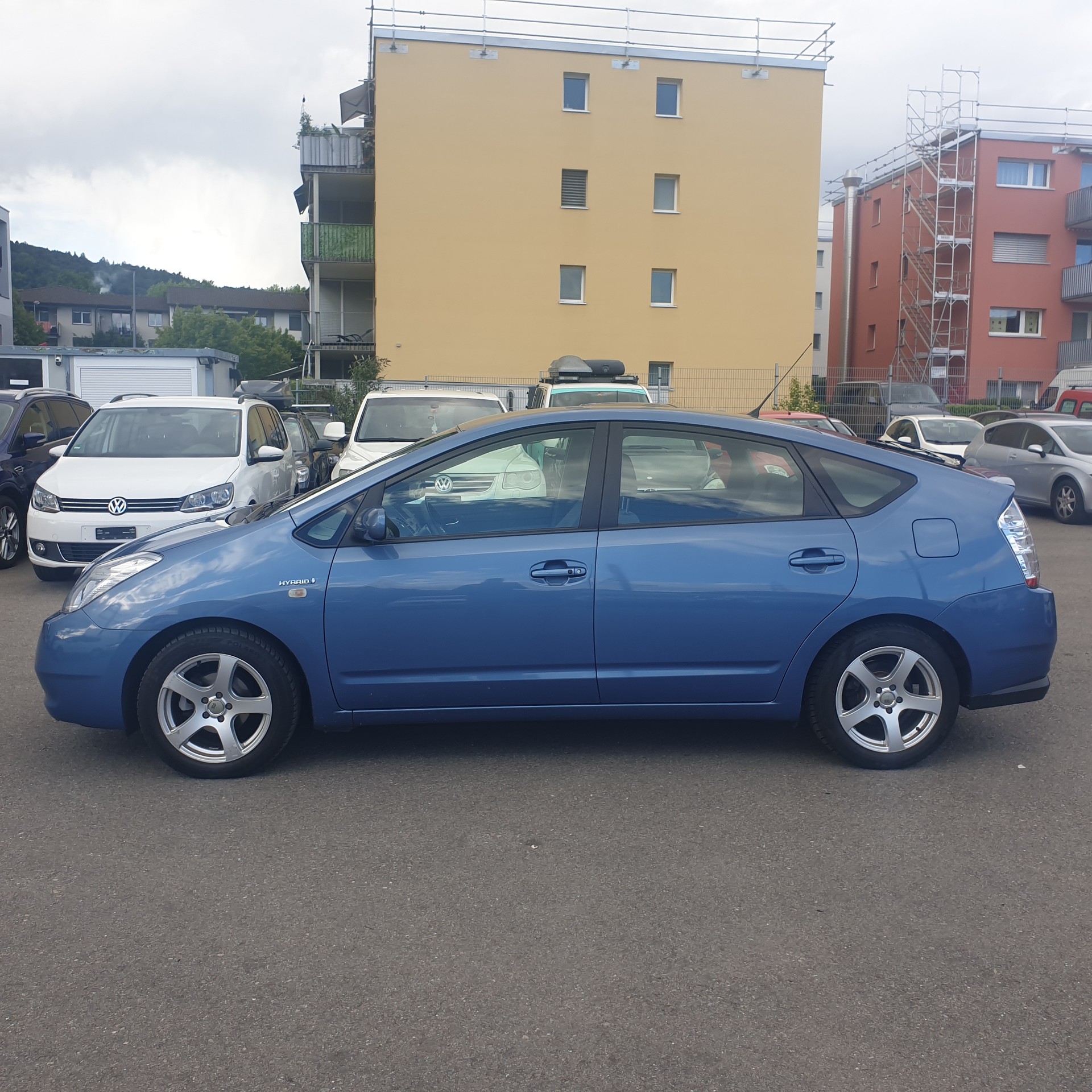 TOYOTA Prius 1.5 16V Hybrid-image-2
