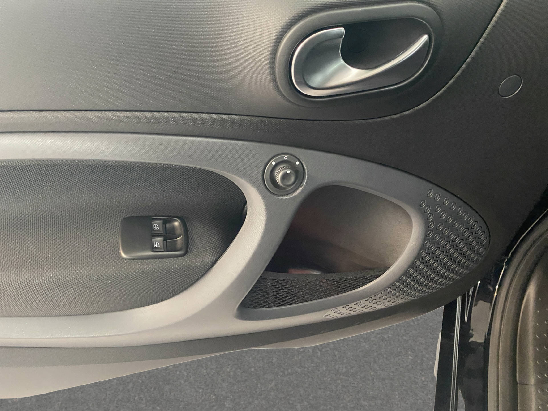 SMART Fortwo Cabrio EQ Passion-image-12